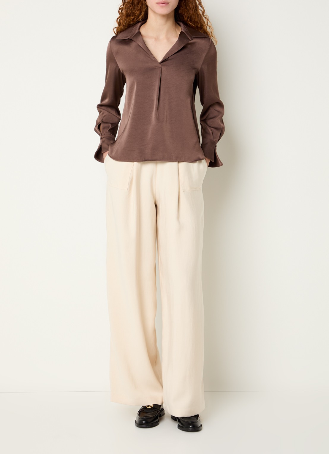 Claudie Pierlot Tuniek van satijn met V-hals - voorkant 4 bruin