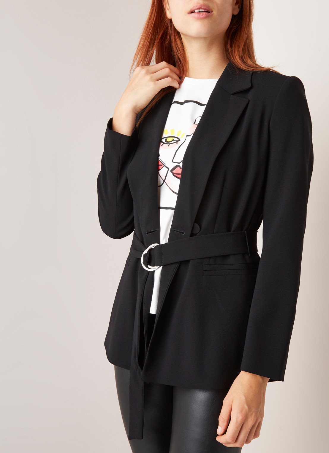 Claudie Pierlot Valayah blazer met steekzakken en ceintuur - detail 4 zwart