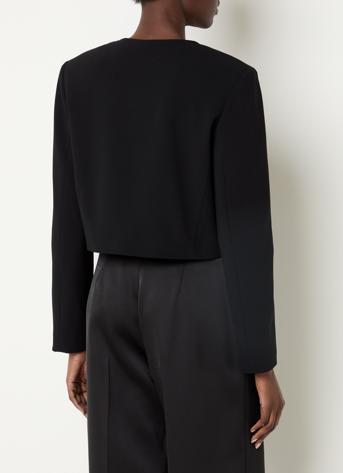 Claudie Pierlot Vanilleter cropped jack met opgestikte zakken - achterkant 4 zwart