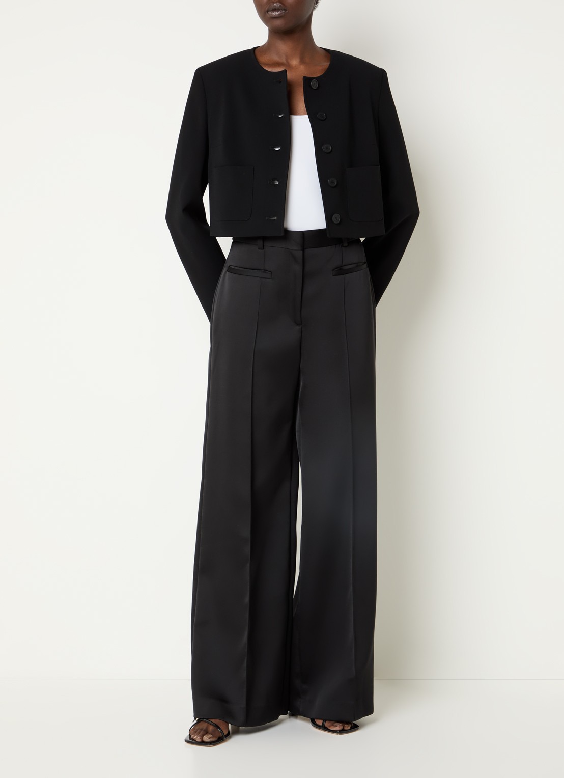Claudie Pierlot Vanilleter cropped jack met opgestikte zakken - voorkant 2 zwart