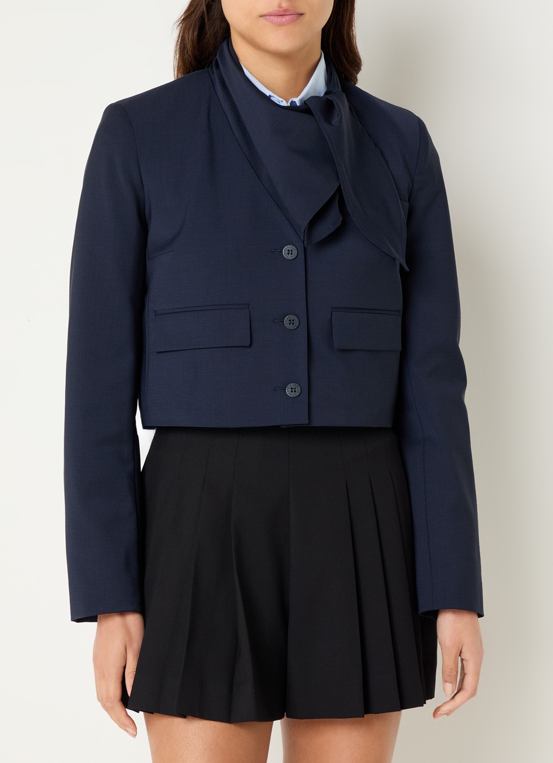 Claudie Pierlot Velma cropped blazer in wolblend met sjaalkraag en klepzakken - detail 4 donkerblauw