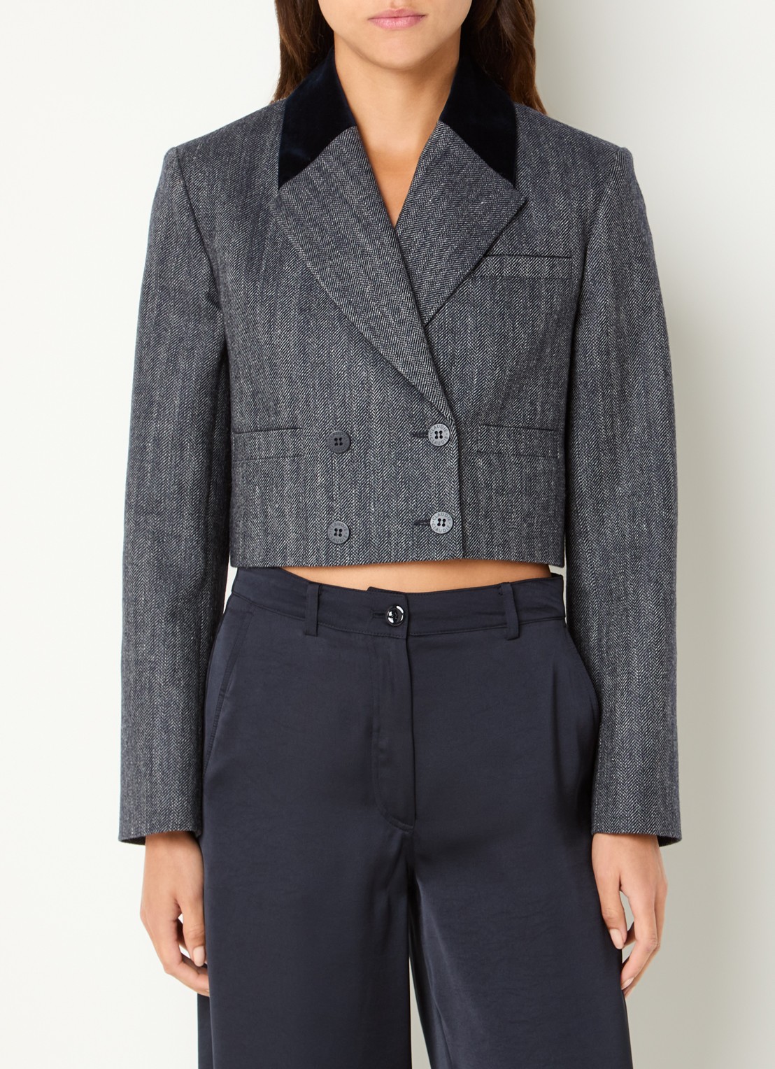 Claudie Pierlot Victor cropped blazer in wolblend met opgestikte zakken - detail 3 donkerblauw