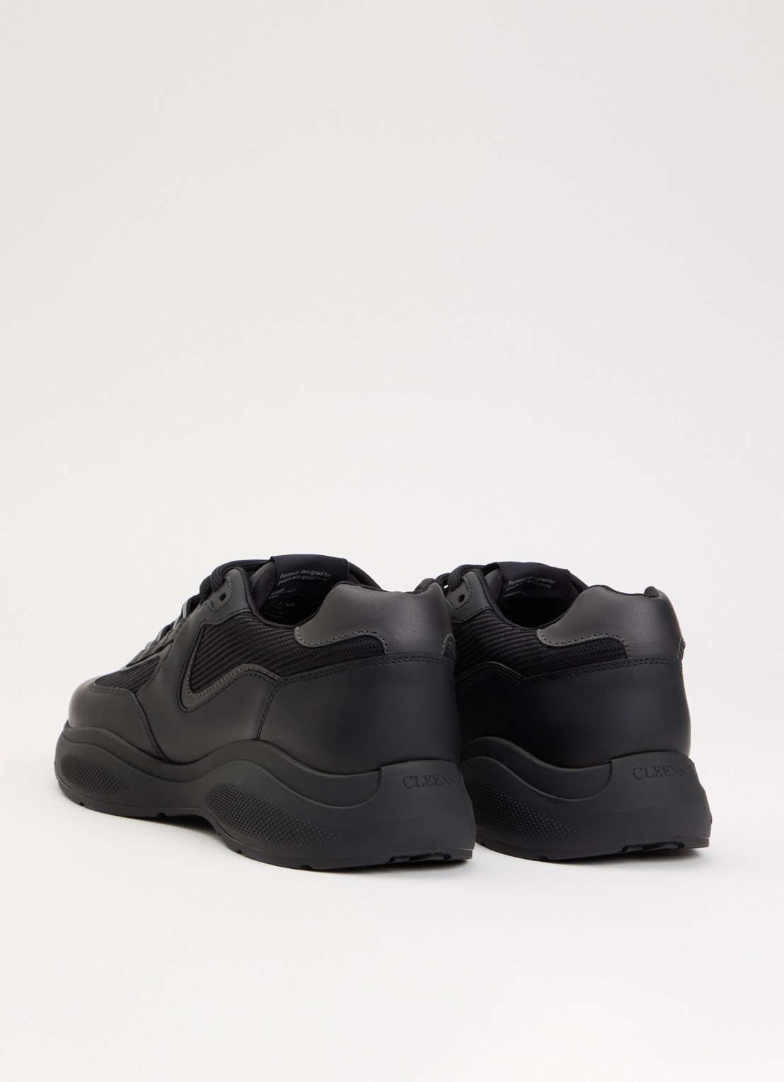 Cleens Podium sneaker van leer met details van mesh - achterkant zwart