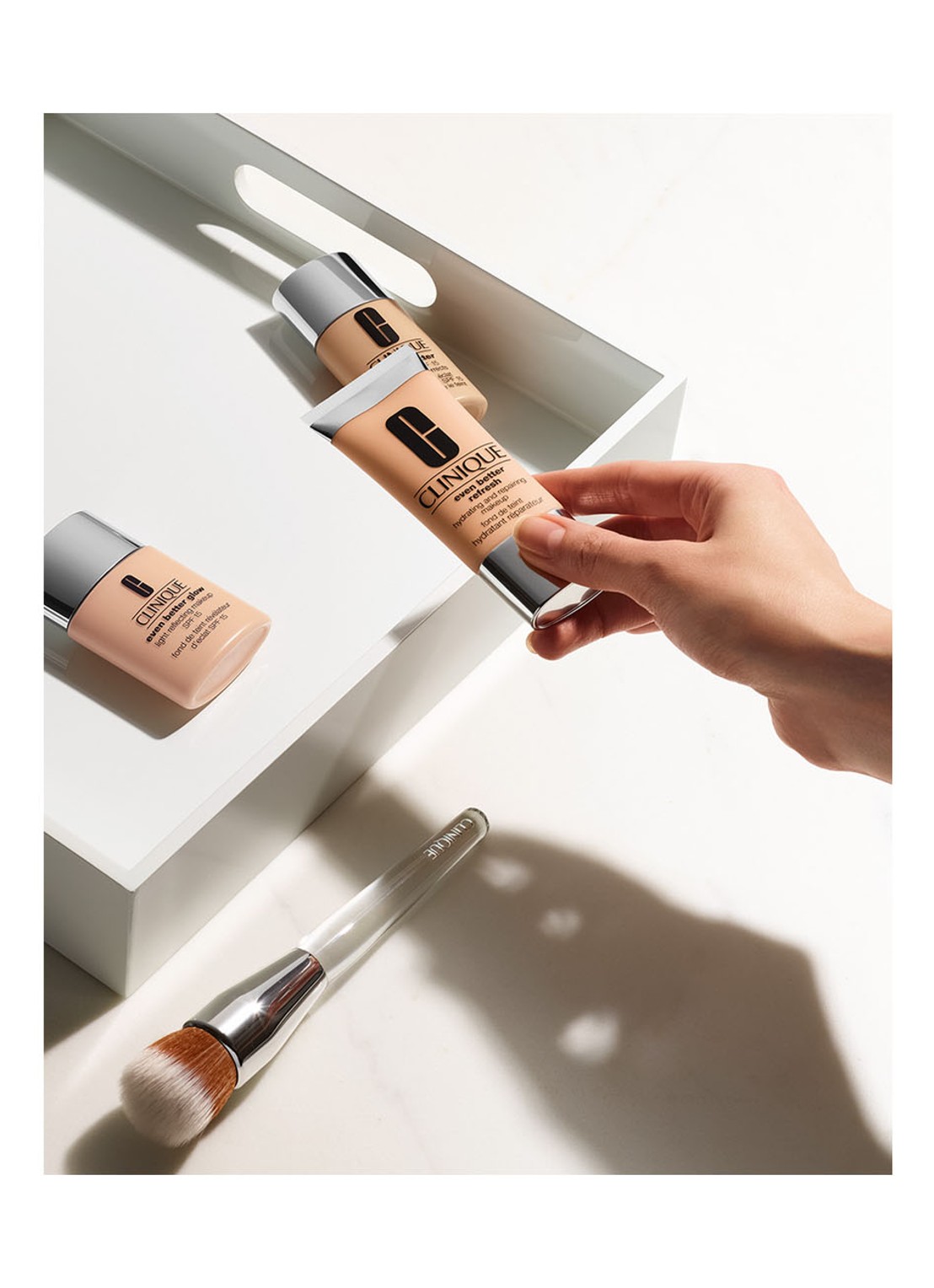 Clinique Buff Foundation Brush - foundation kwast - detail 3 undefined