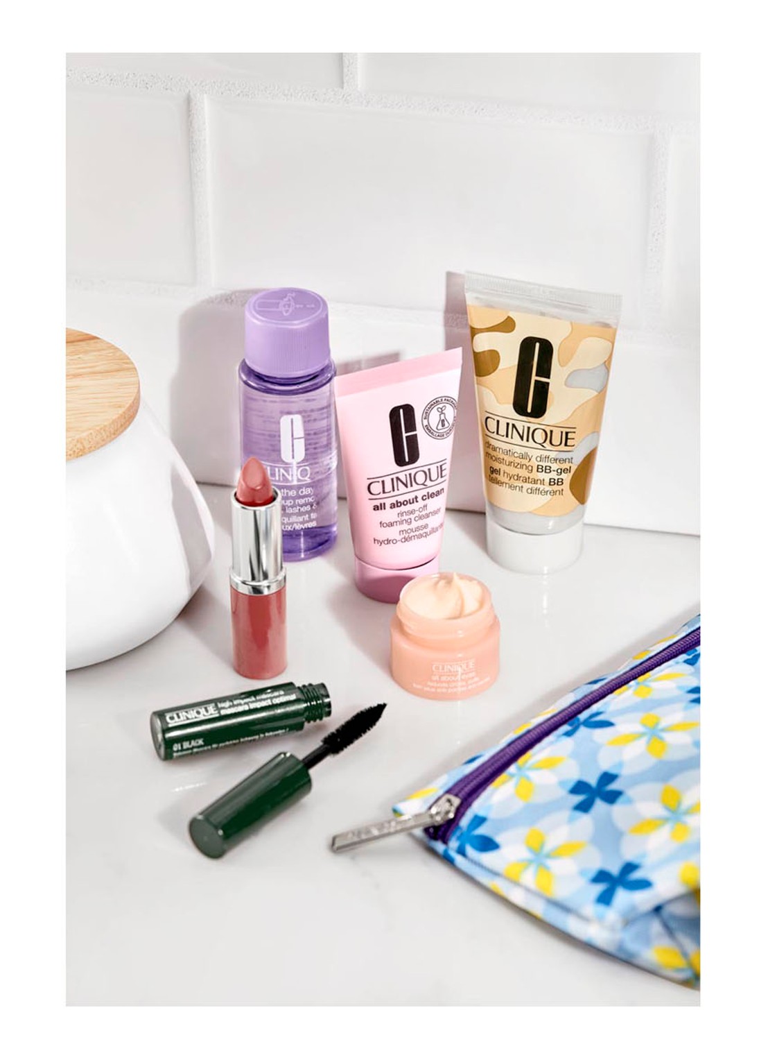 Clinique Dramatically Different Moisturizing BB-Gel - hydraterende gezichtsgel - detail 3 undefined
