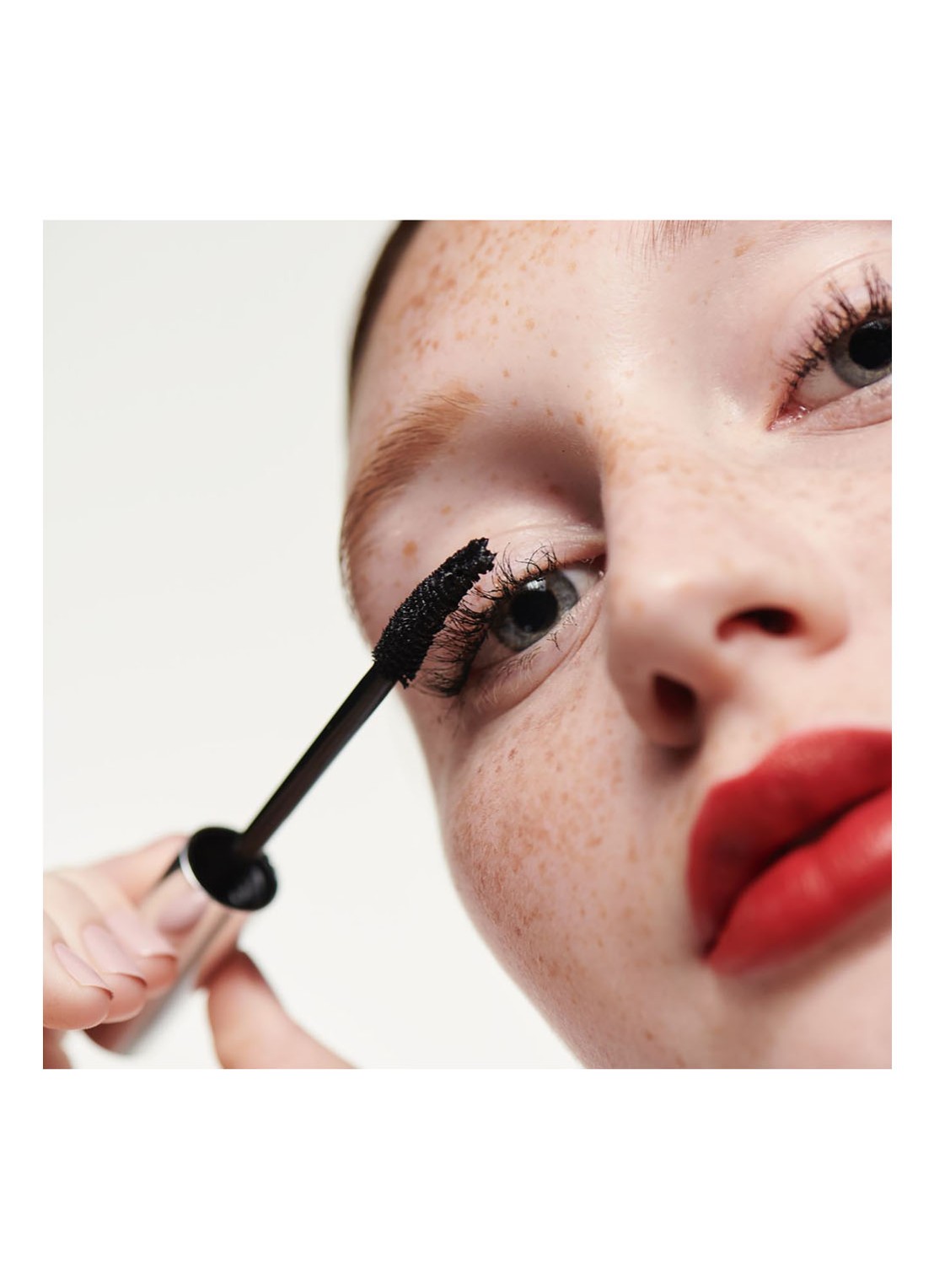 Clinique High Impact Zero Gravity Mascara - detail 5 01 - black