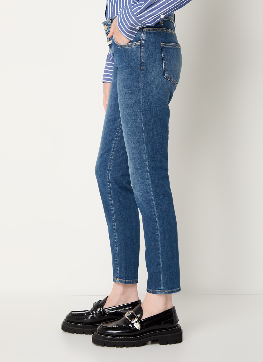 CLOSED Baker mid waist slim fit jeans in  katoenblend - detail 3 indigo