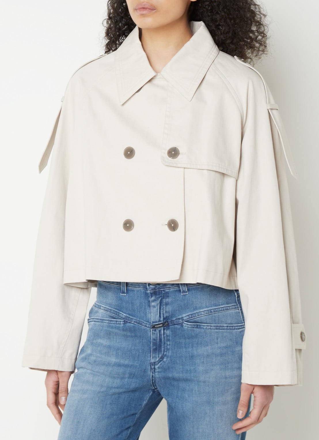 CLOSED Cropped double-breasted  trenchcoat met plooidetail - detail gebroken wit
