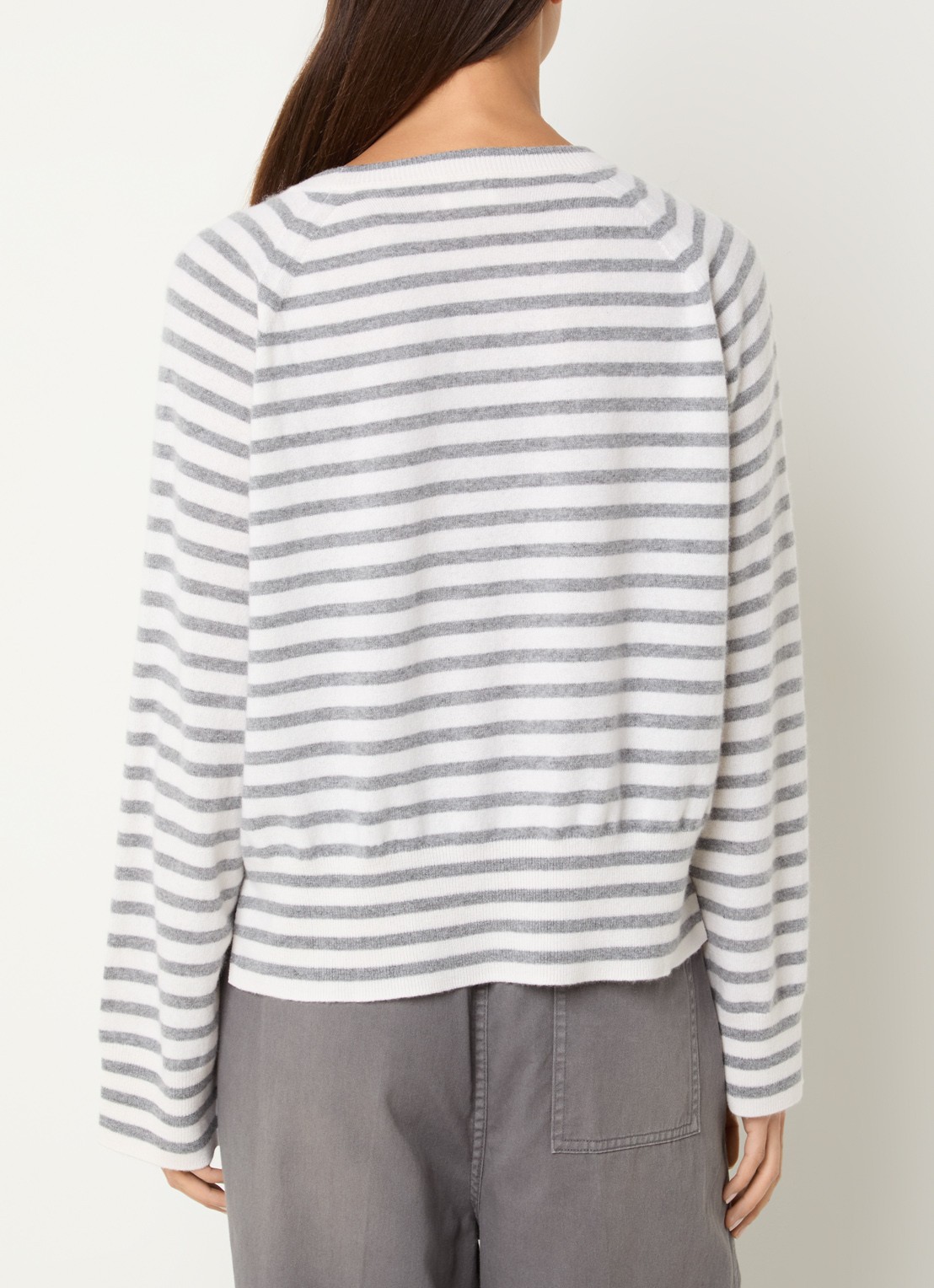 CLOSED Fijngebreide pullover van kasjmier met streepprint - achterkant lichtgrijs