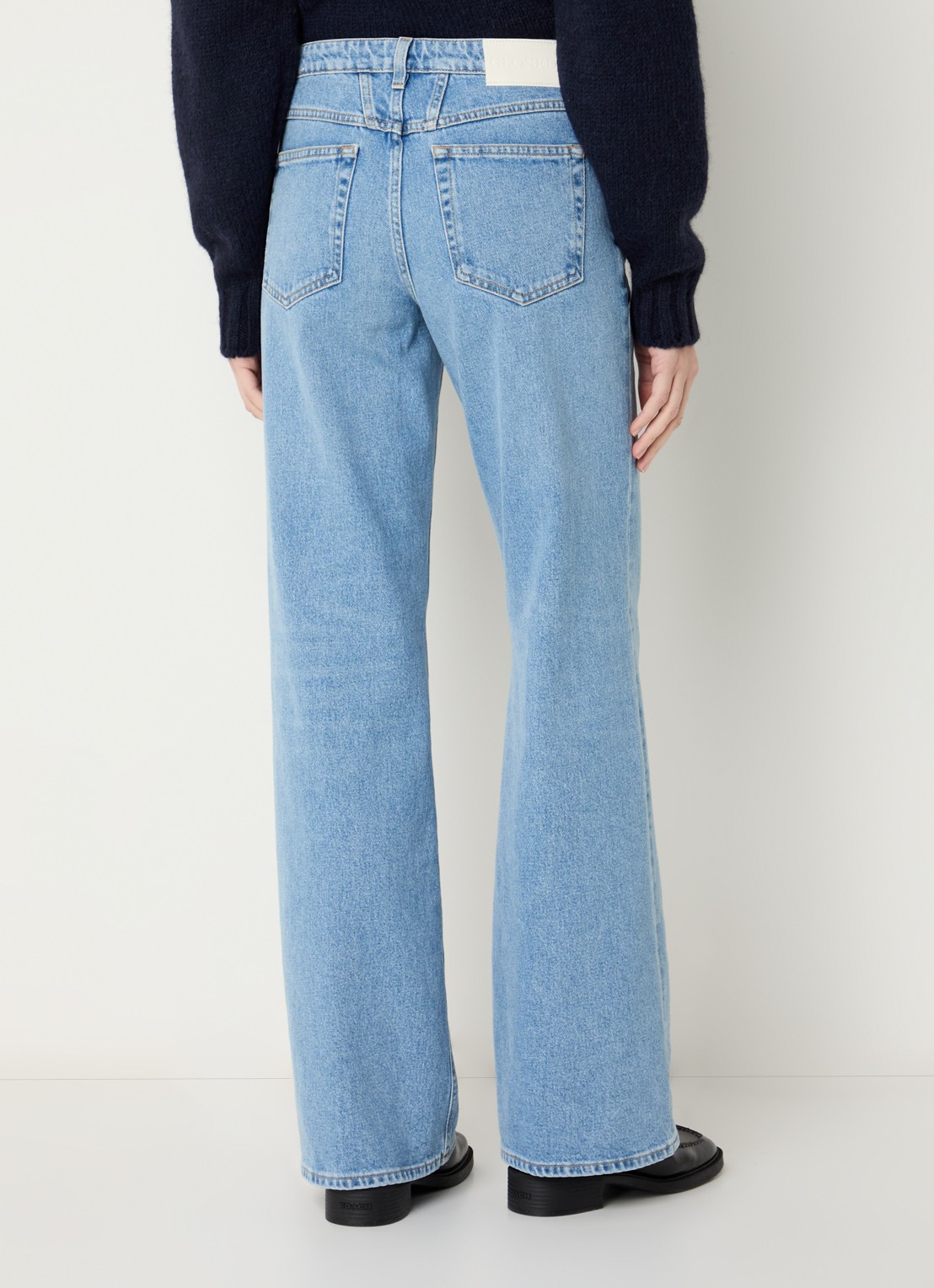 CLOSED Gillan high waist flared jeans met lichte wassing - achterkant 3 indigo