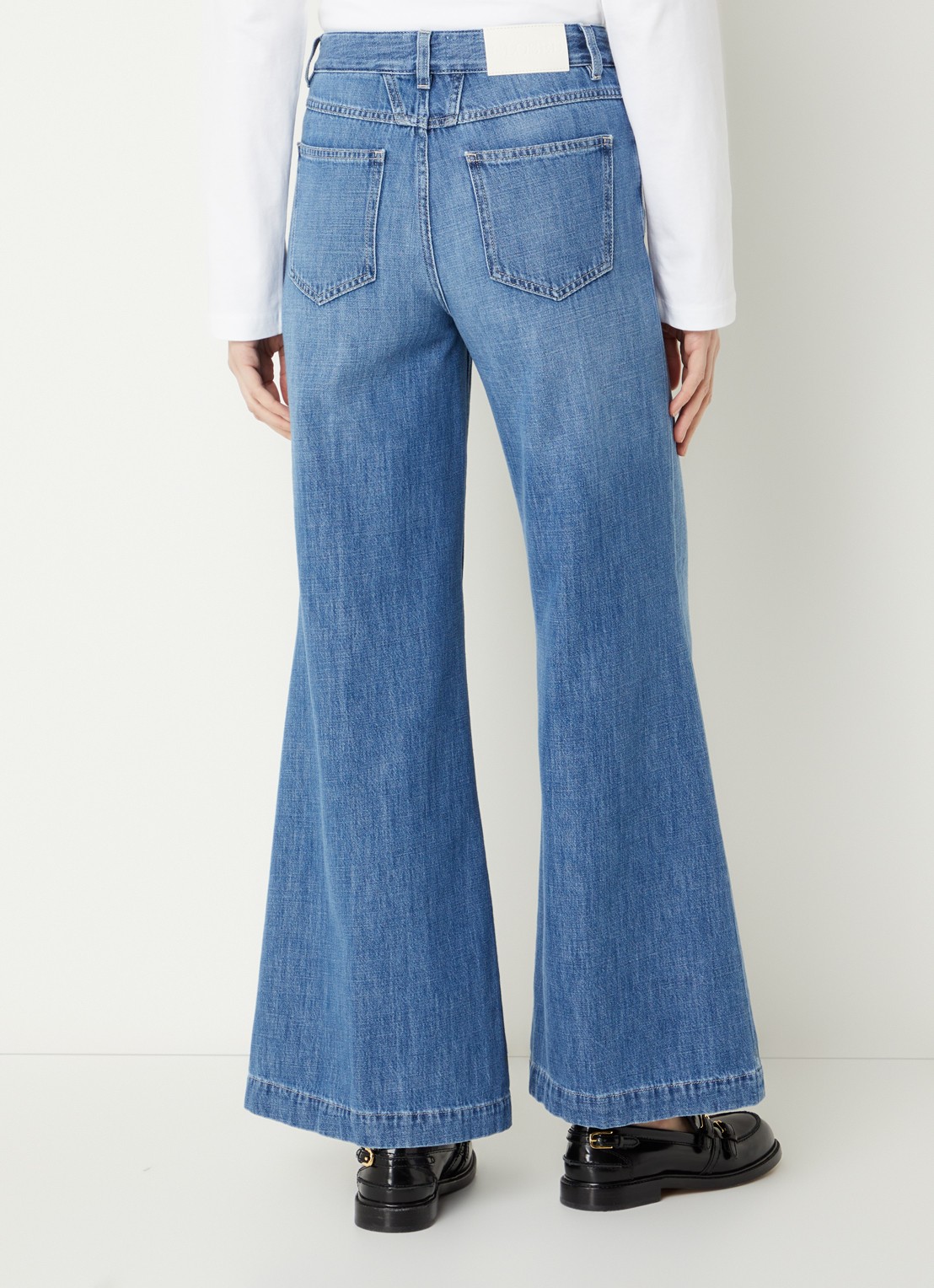 CLOSED Glow Up high waist flared jeans met medium wassing - achterkant indigo