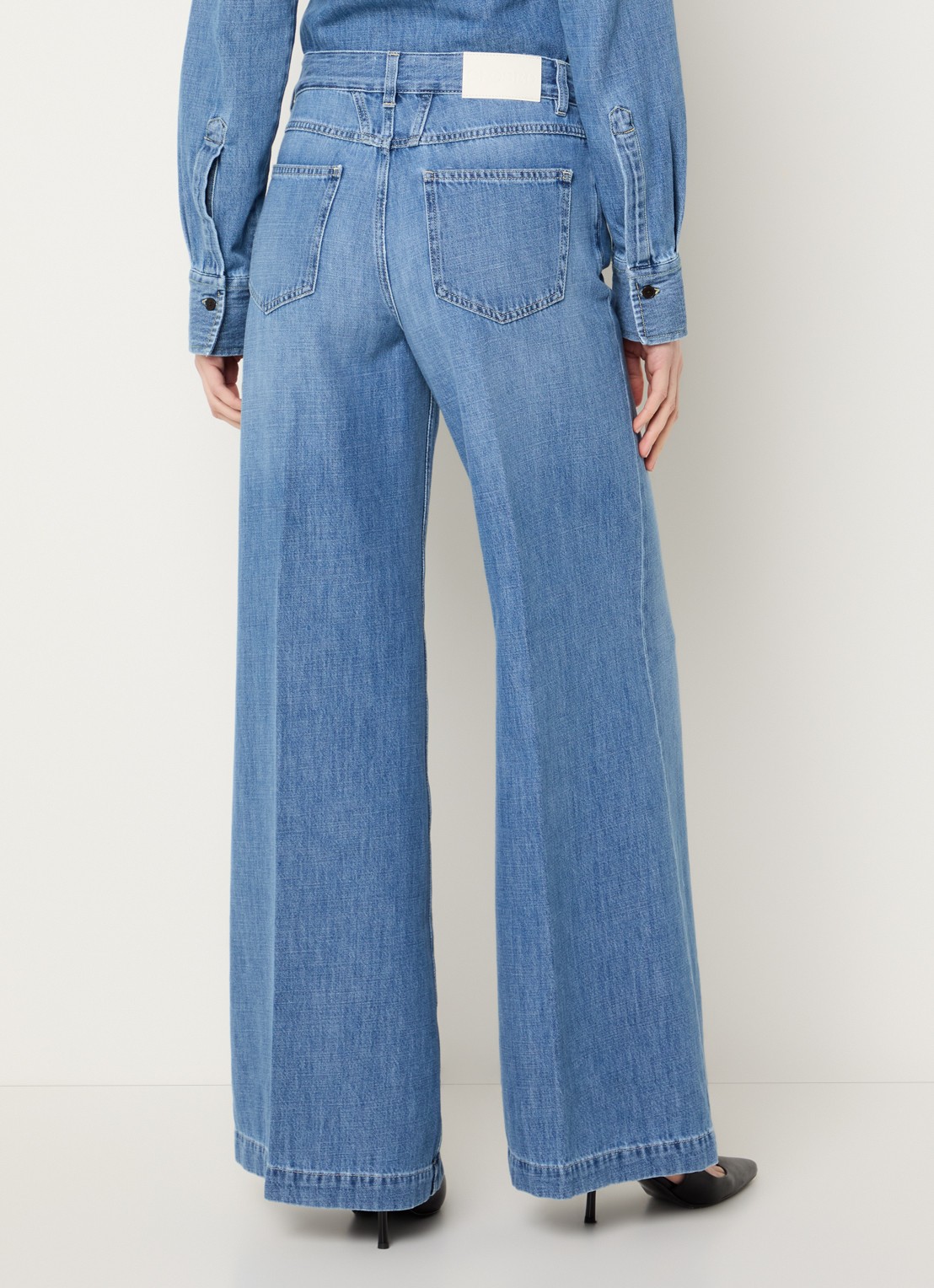 CLOSED Glow Up high waist flared jeans met medium wassing - achterkant 5 blauw