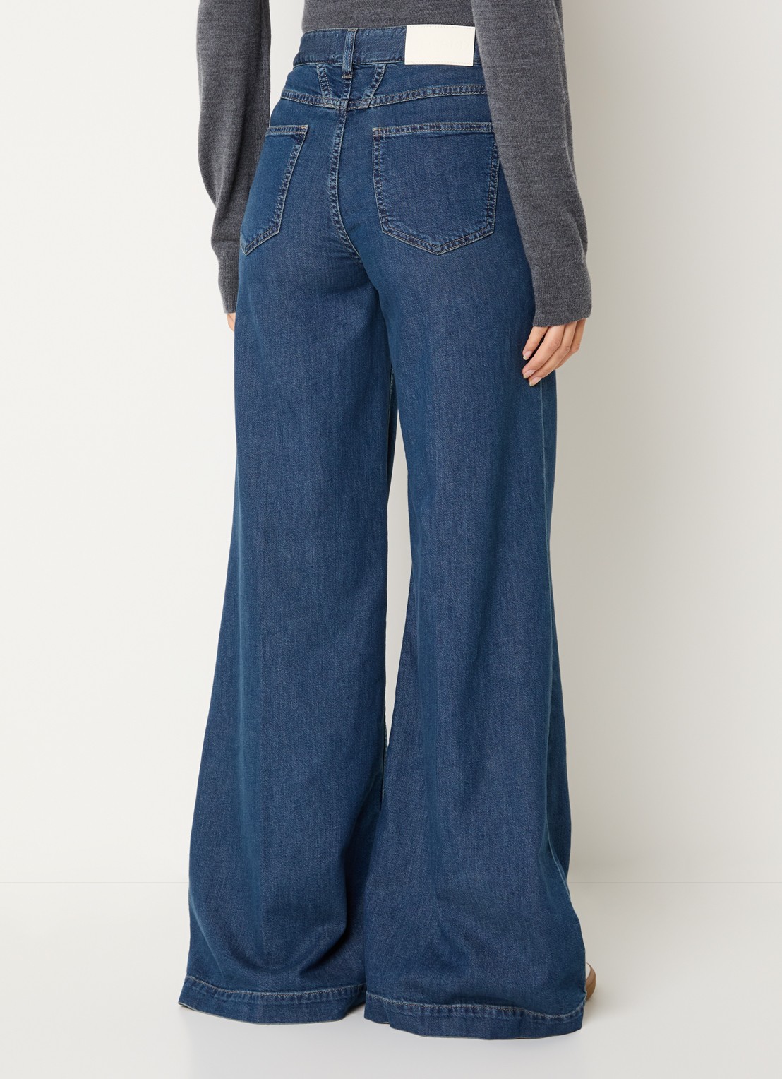 CLOSED High waist flared jeans met medium wassing - achterkant indigo