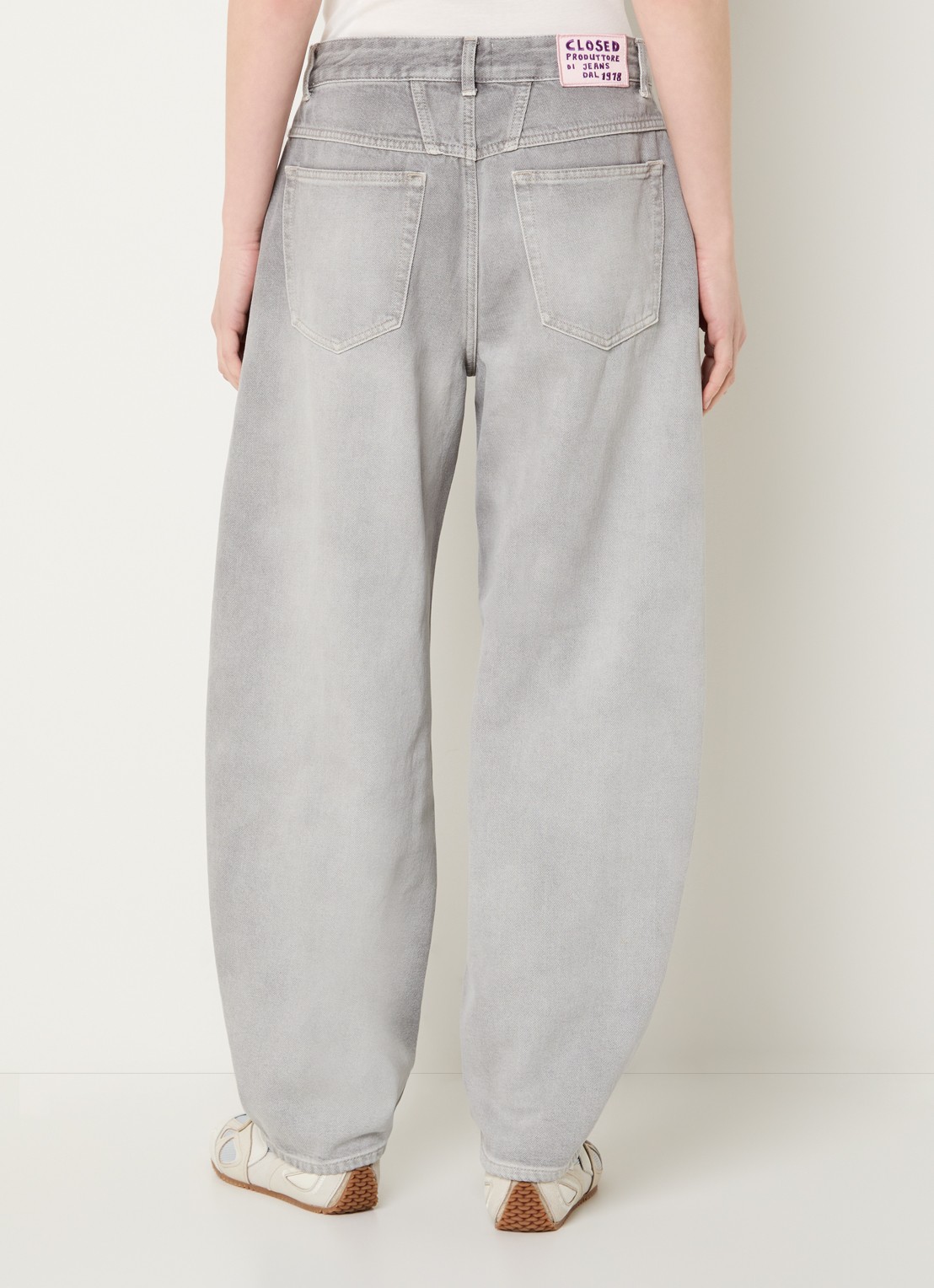 CLOSED Jazzie high waist balloon fit jeans met gekleurde wassing - achterkant 3 grijsmele