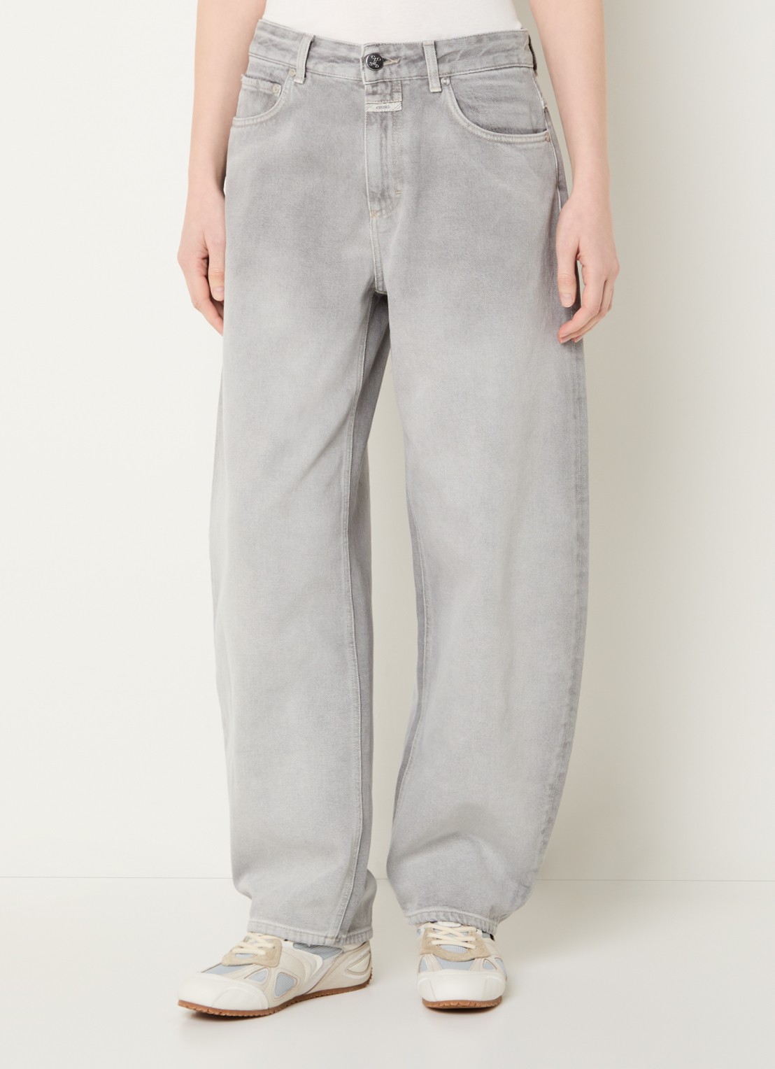 CLOSED Jazzie high waist balloon fit jeans met gekleurde wassing - detail grijsmele