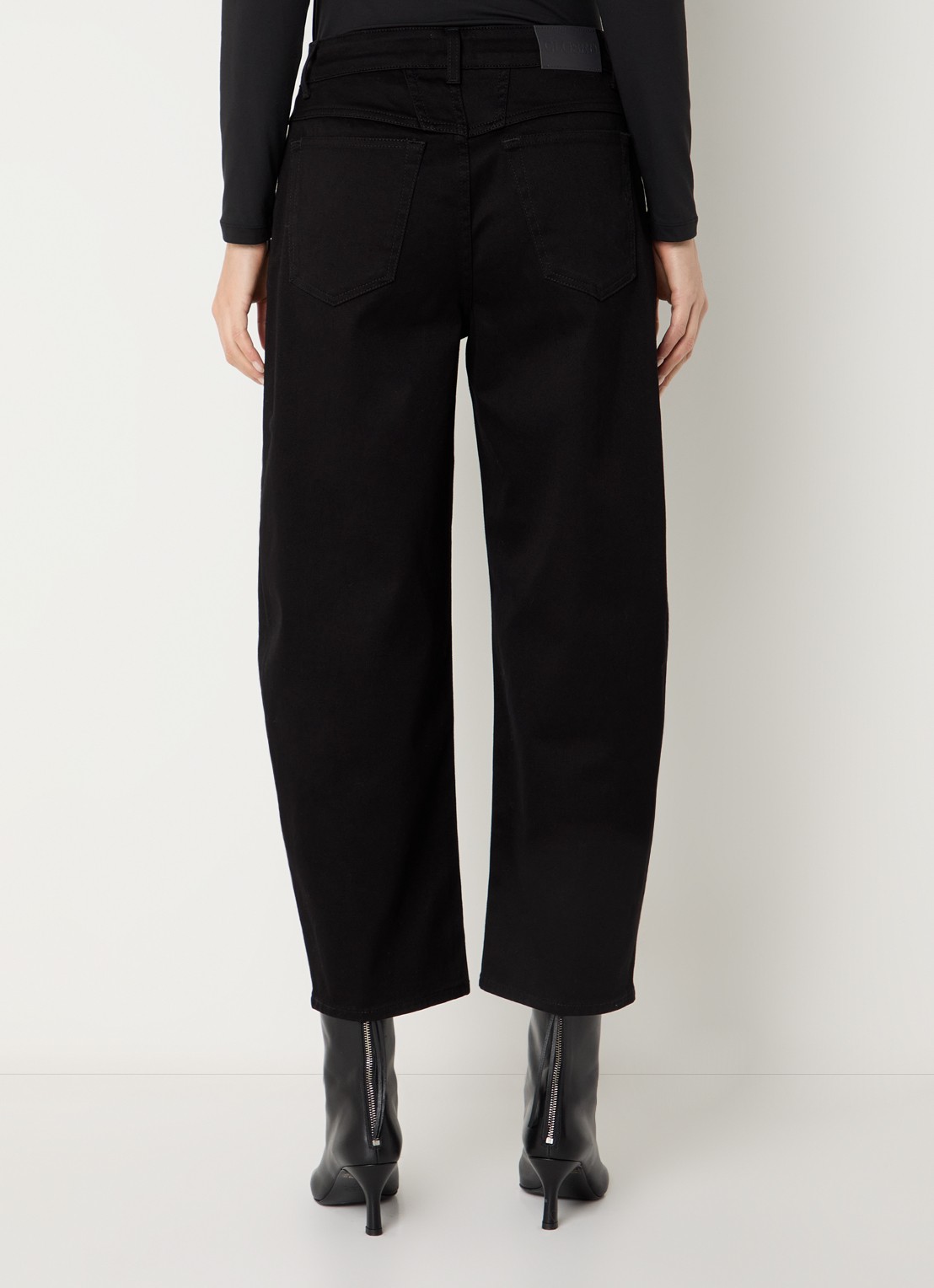 CLOSED Jazzie high waist cropped tapered jeans met gekleurde wassing - achterkant zwart