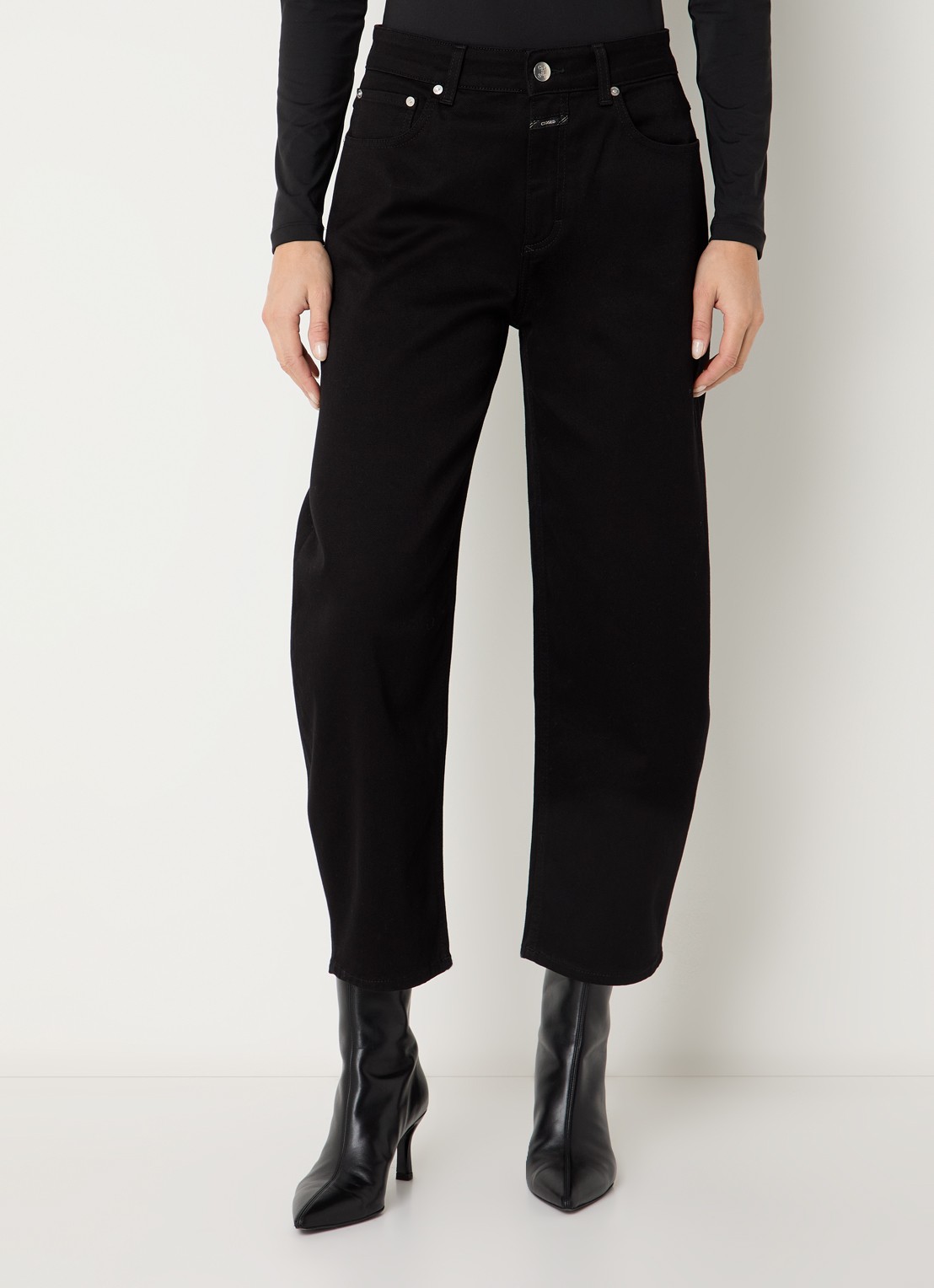CLOSED Jazzie high waist cropped tapered jeans met gekleurde wassing - detail 4 zwart