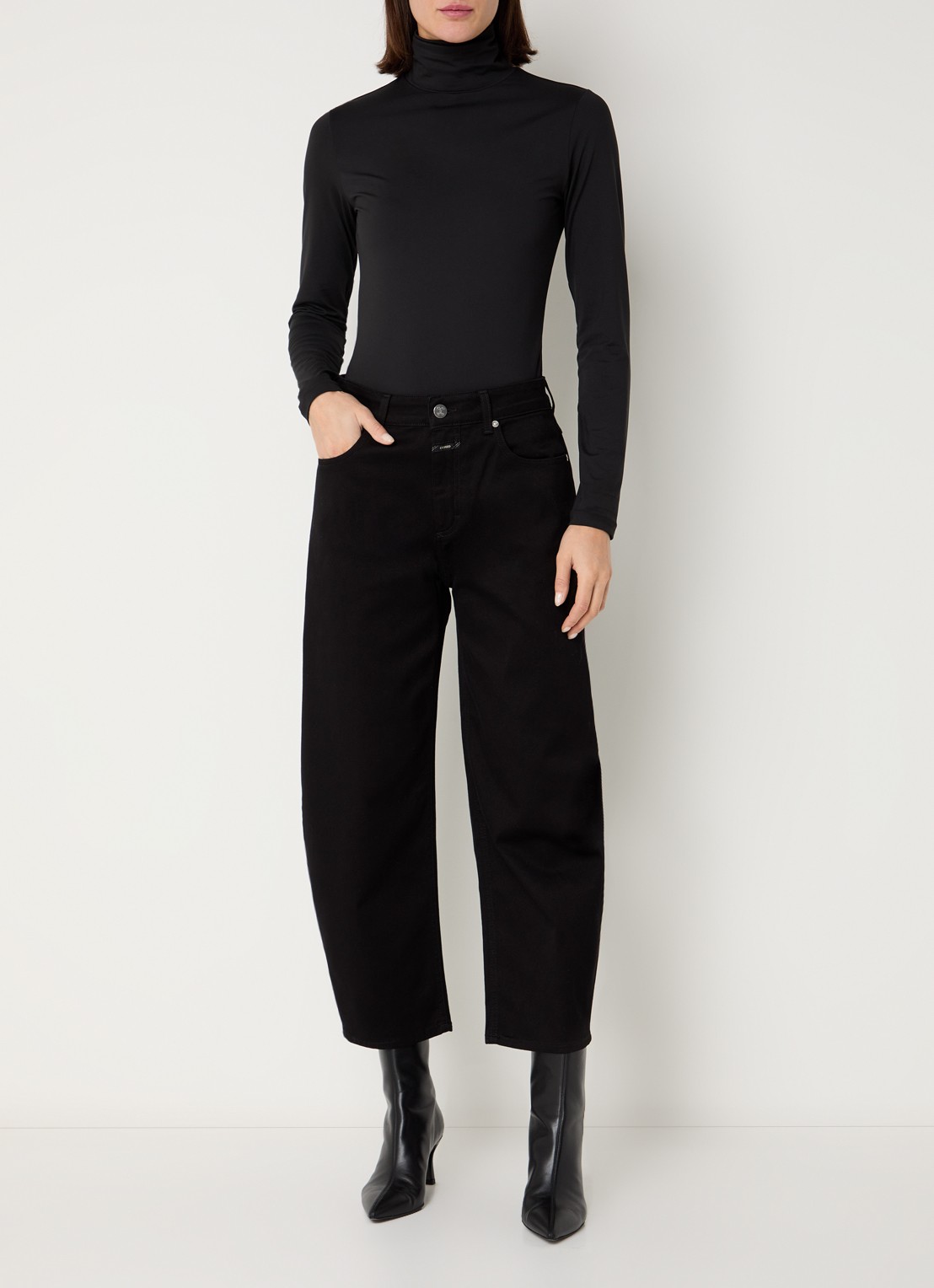 CLOSED Jazzie high waist cropped tapered jeans met gekleurde wassing - voorkant 3 zwart