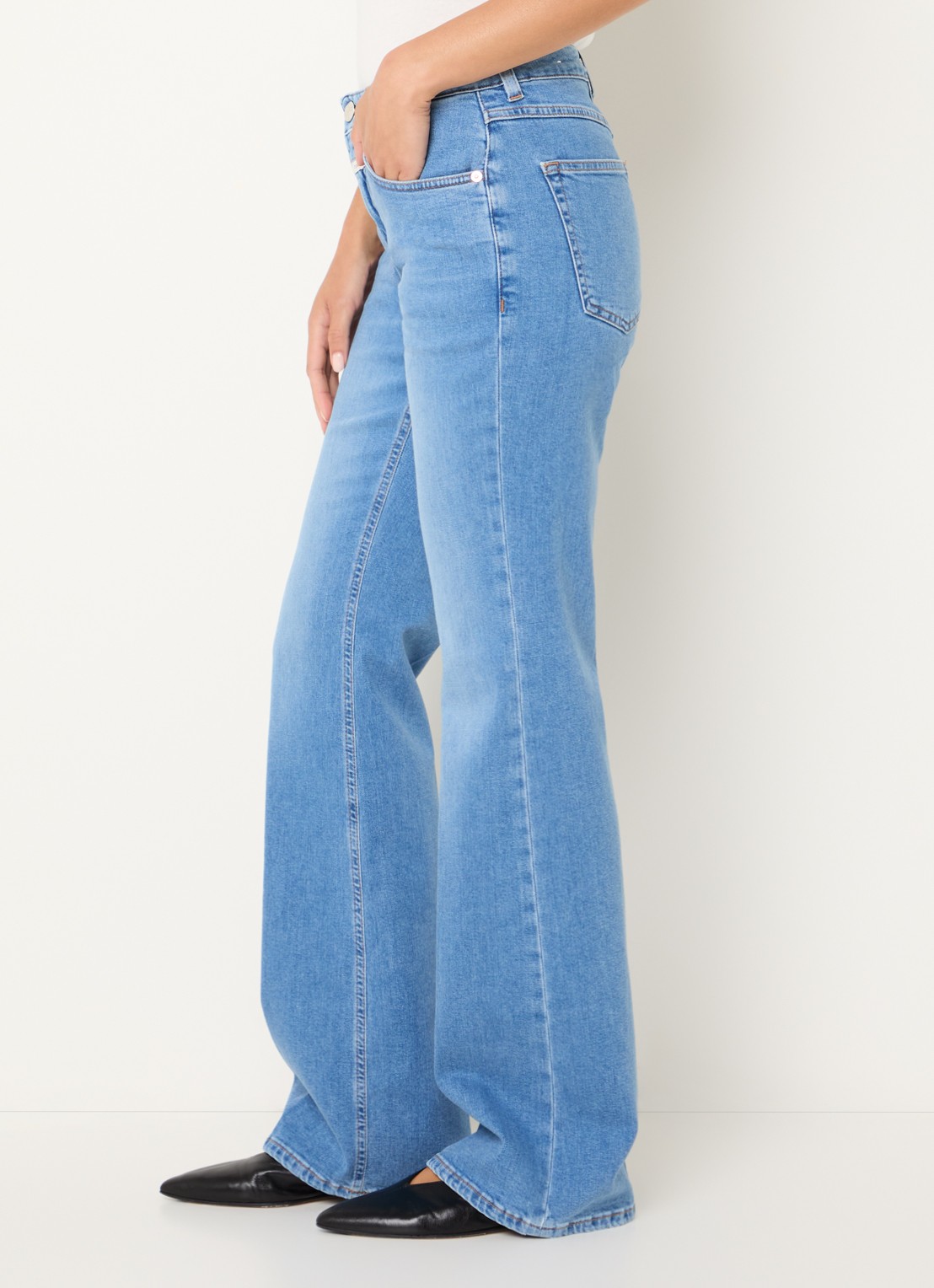 CLOSED Jovanna high waist flared fit jeans met lichte wassing - detail 4 indigo