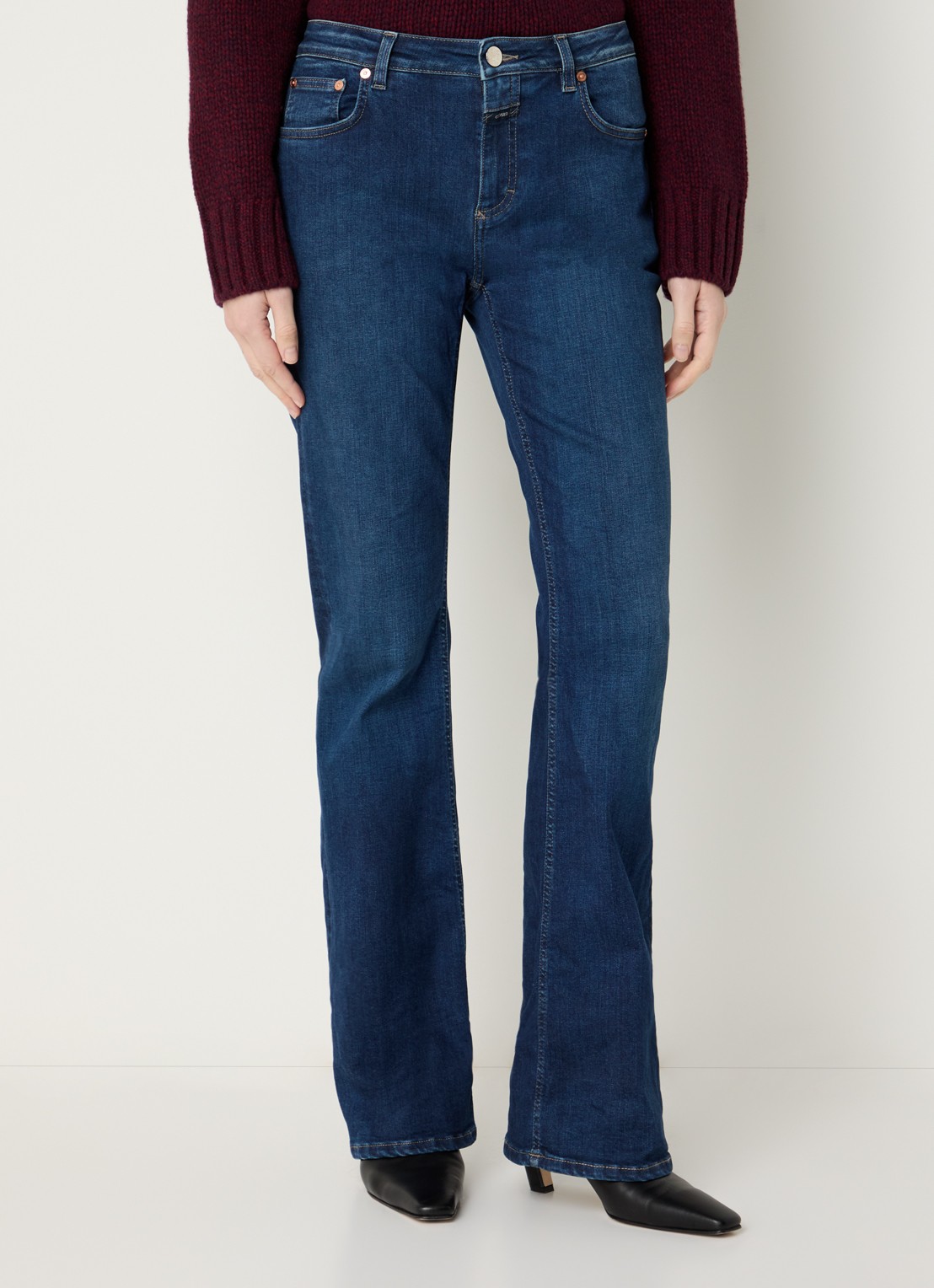 CLOSED Jovanna high waist flared jeans met donkere wassing - detail indigo