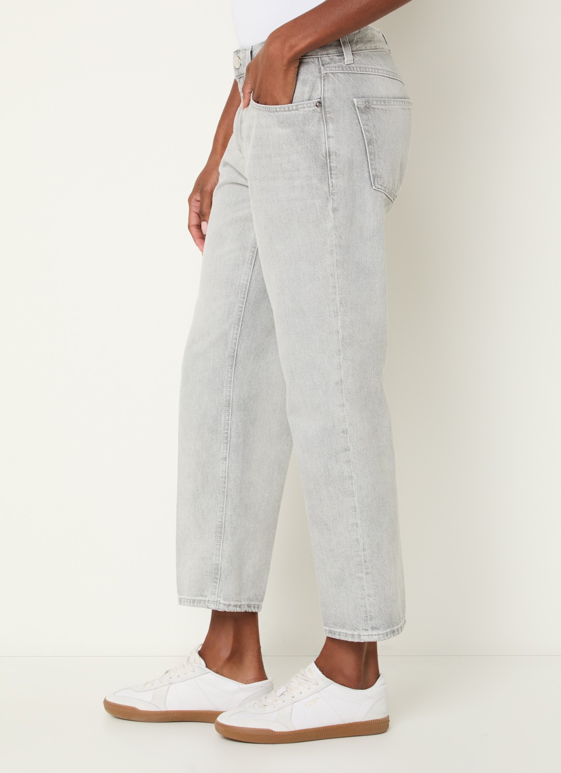 CLOSED Milo mid waist straight fit cropped jeans met gekleurde wassing  - detail 4 lichtgrijs