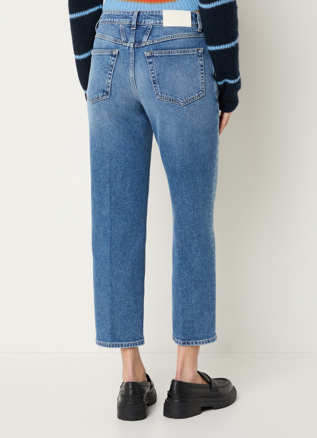 CLOSED Milo mid waist straight leg cropped jeans met medium wassing - achterkant indigo