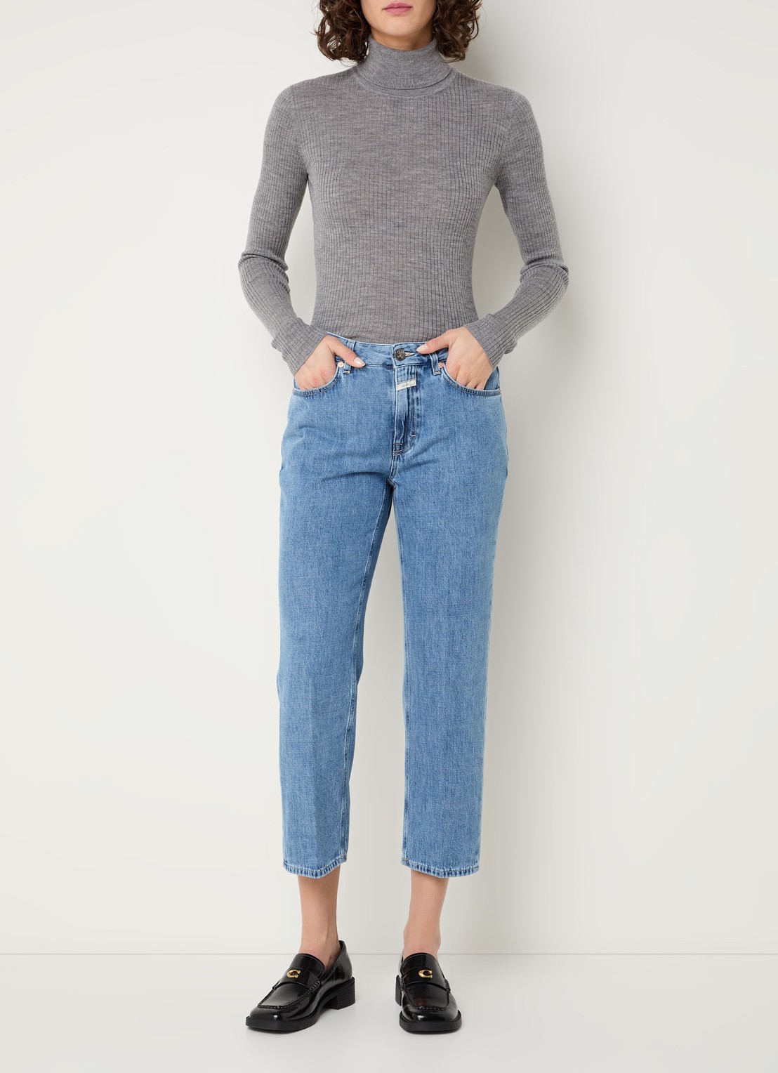 CLOSED Milo mid waist tapered fit jeans met lichte wassing - voorkant 2 indigo