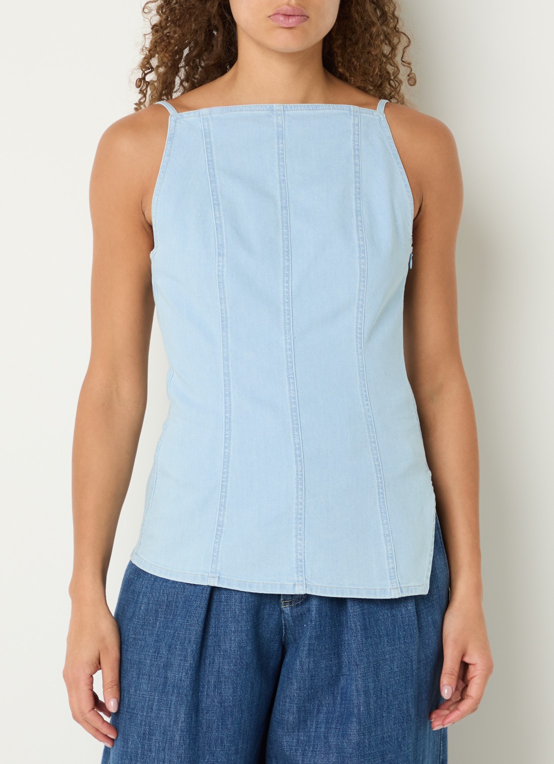 CLOSED Mouwloze top van denim - detail 4 lichtblauw
