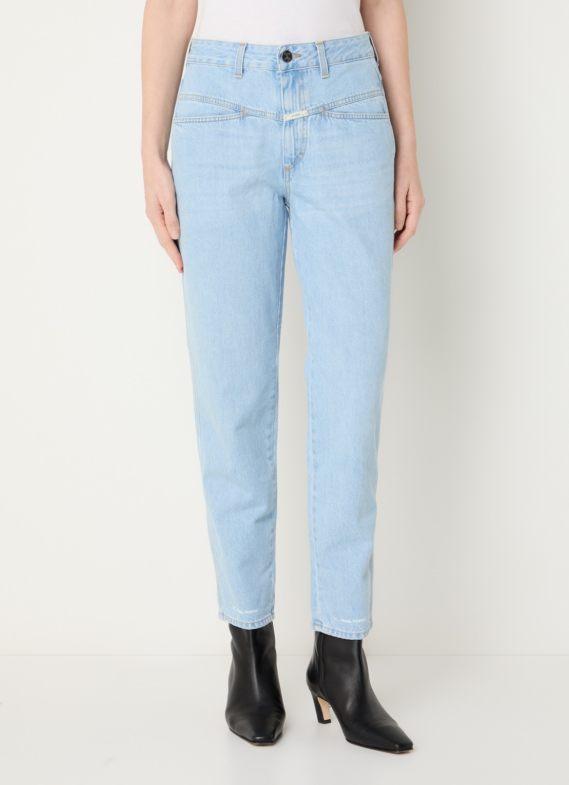 CLOSED Pedal Pusher high waist tapered jeans met medium wassing - detail 4 indigo