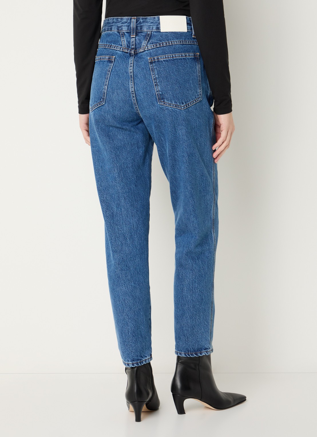 CLOSED Pedal Pusher high waist tapered jeans met medium wassing - achterkant 2 indigo