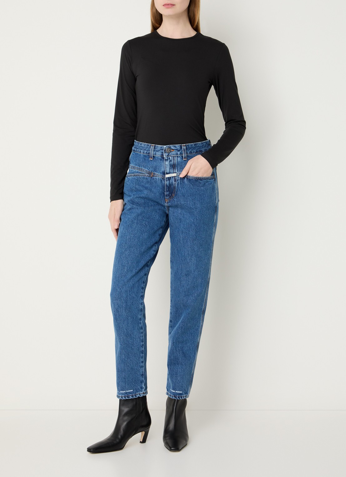 CLOSED Pedal Pusher high waist tapered jeans met medium wassing - voorkant 4 indigo