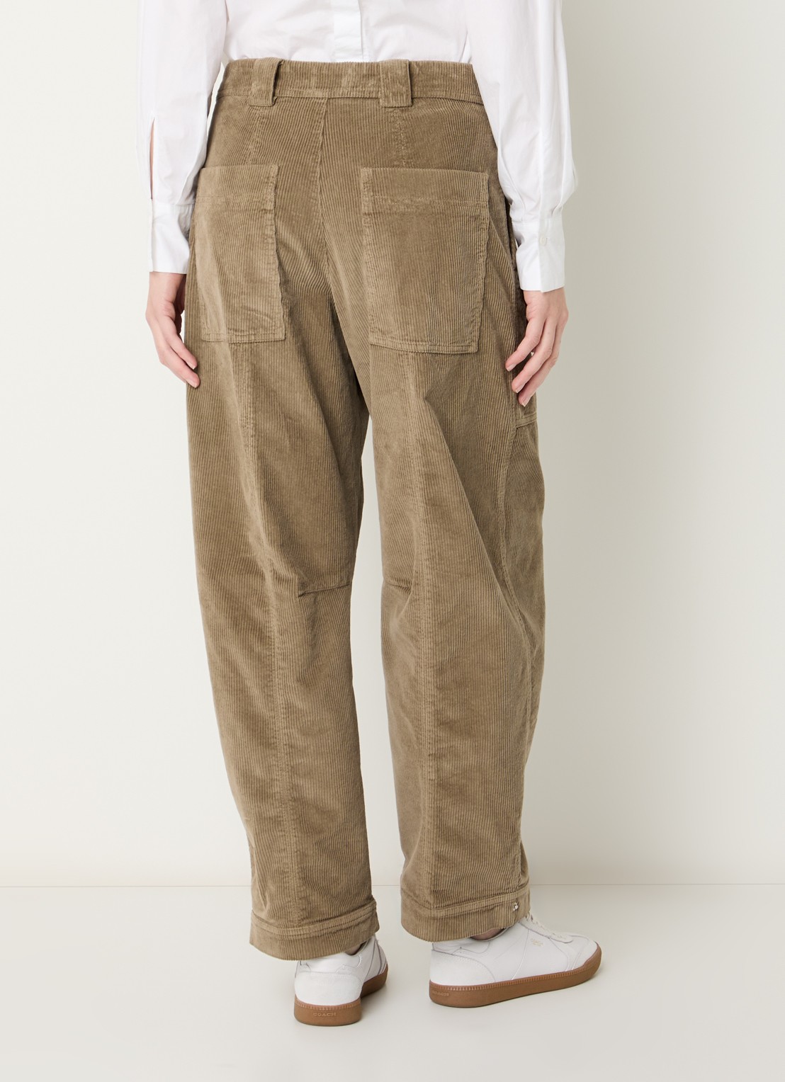 CLOSED Rhannon high waist cropped tapered fit broek van corduroy - achterkant 3 khaki