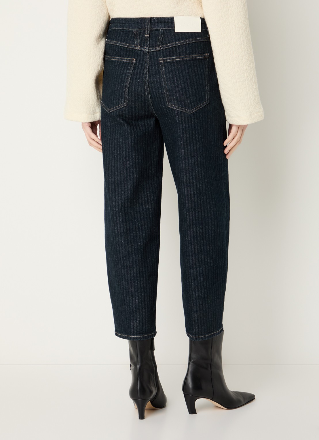 CLOSED Stover-X mid waist loose fit cropped jeans met donkere wassing - achterkant indigo