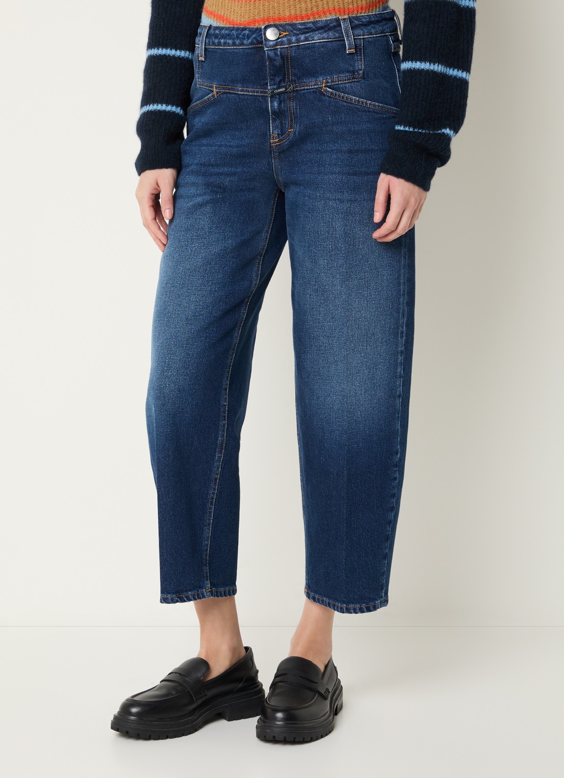 CLOSED Stover-X mid waist straight leg cropped jeans met donkere wassing - detail 3 indigo