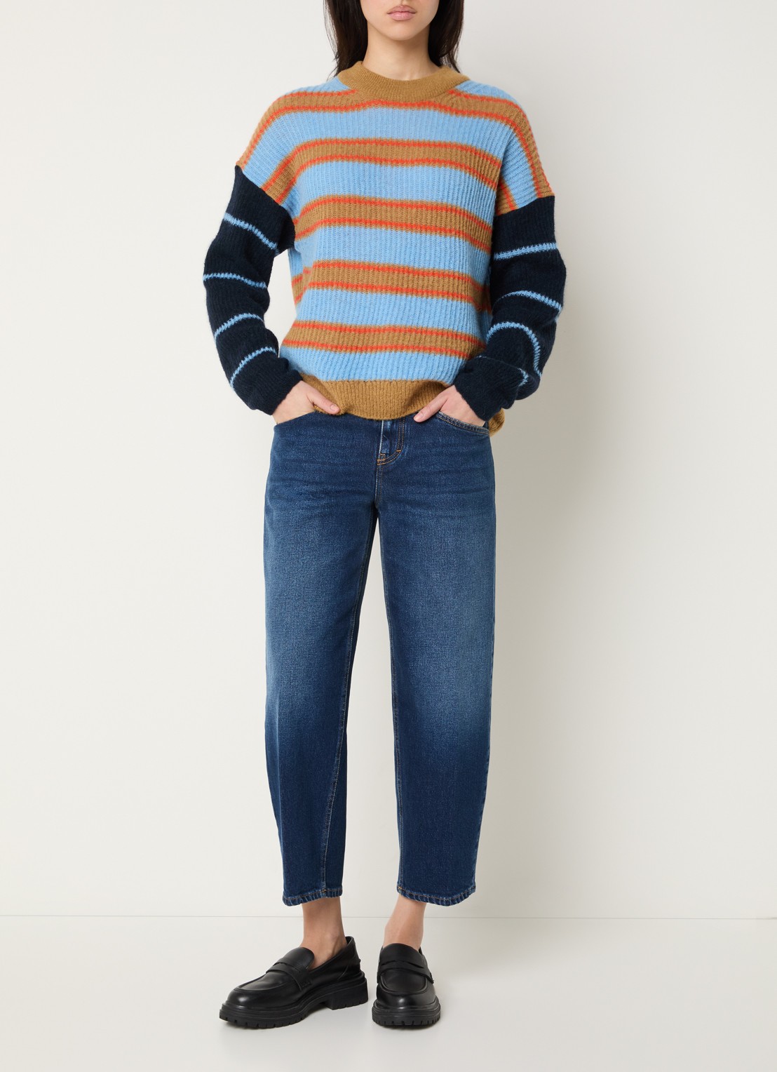 CLOSED Stover-X mid waist straight leg cropped jeans met donkere wassing - voorkant 2 indigo