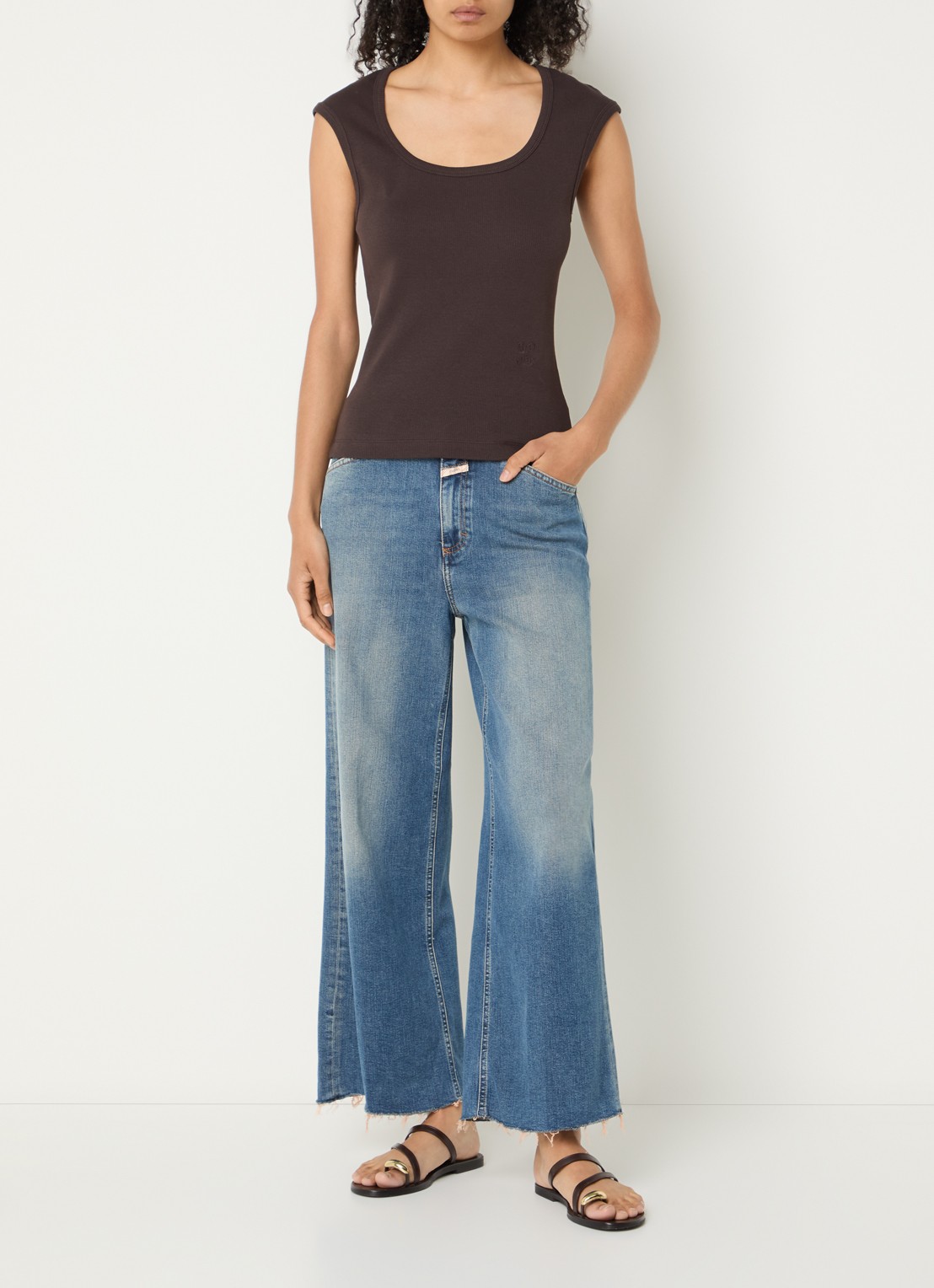 CLOSED Tanktop met ribstructuur en ronde hals - voorkant 3 donkerbruin