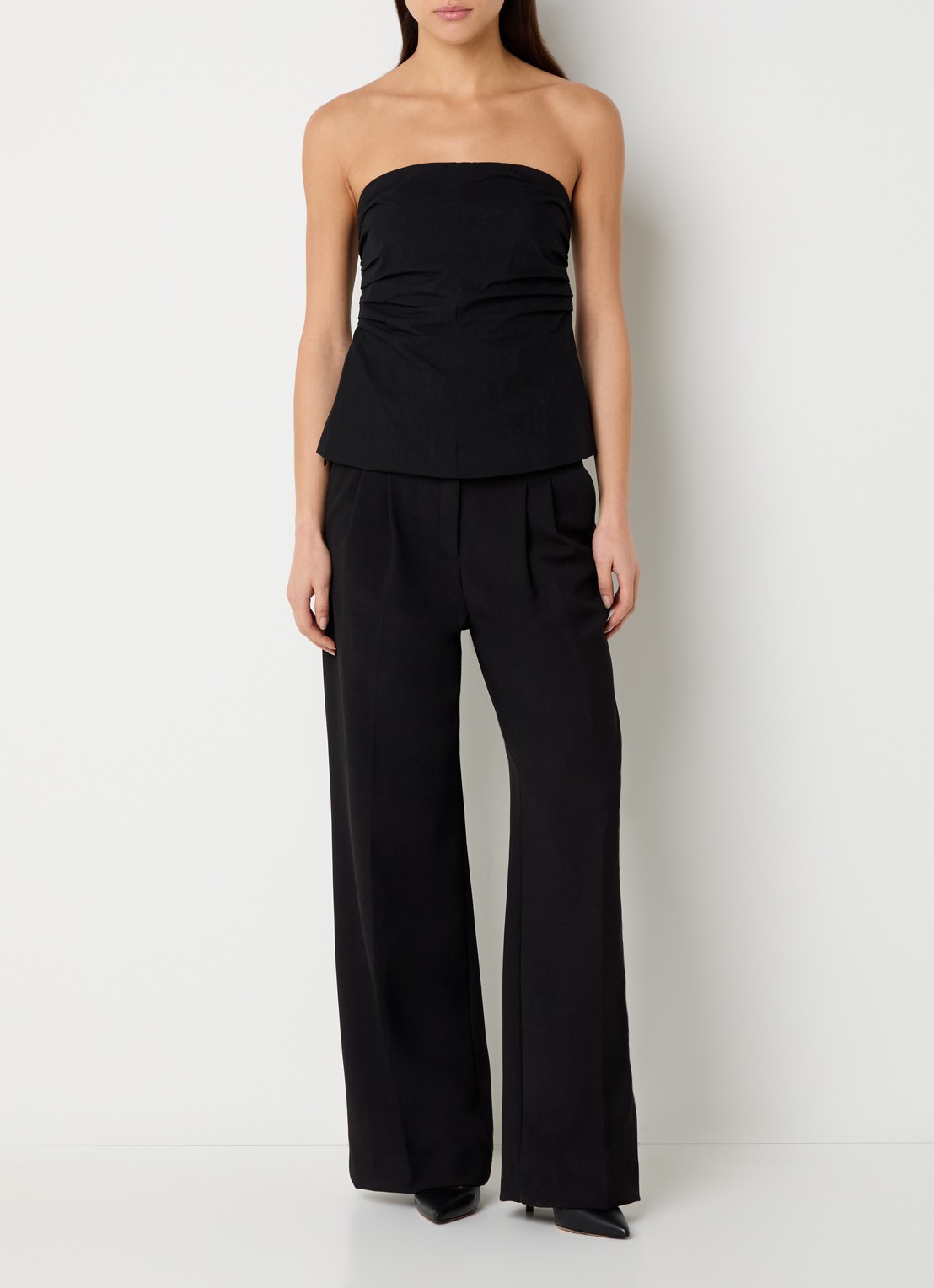 Co'Couture Acasia strapless top met smockwerk en plooidetail - voorkant 4 zwart