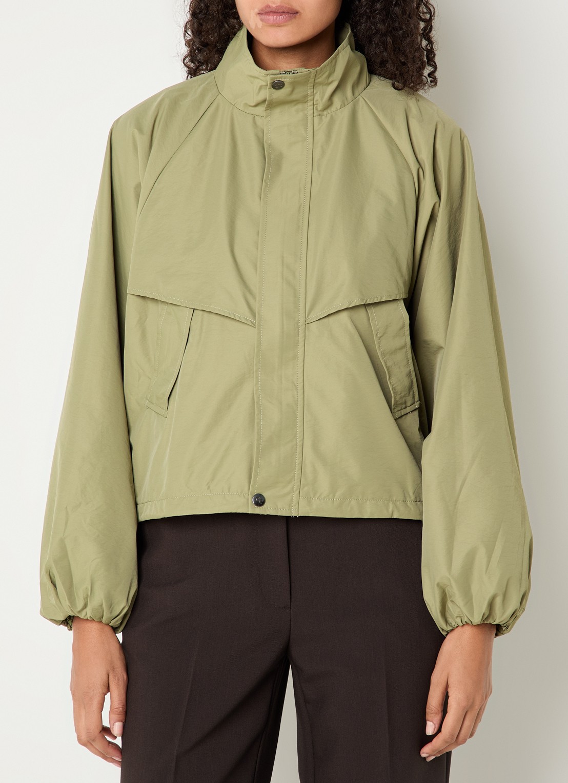 Co'Couture Alora jack met steekzakken - detail 4 legergroen