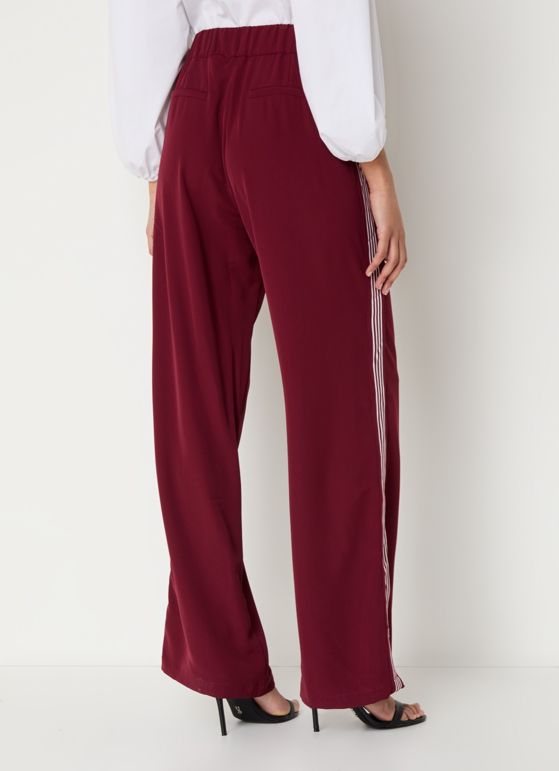 Co'Couture Amina high waist loose fit joggingbroek met logo - achterkant 4 bordeauxrood