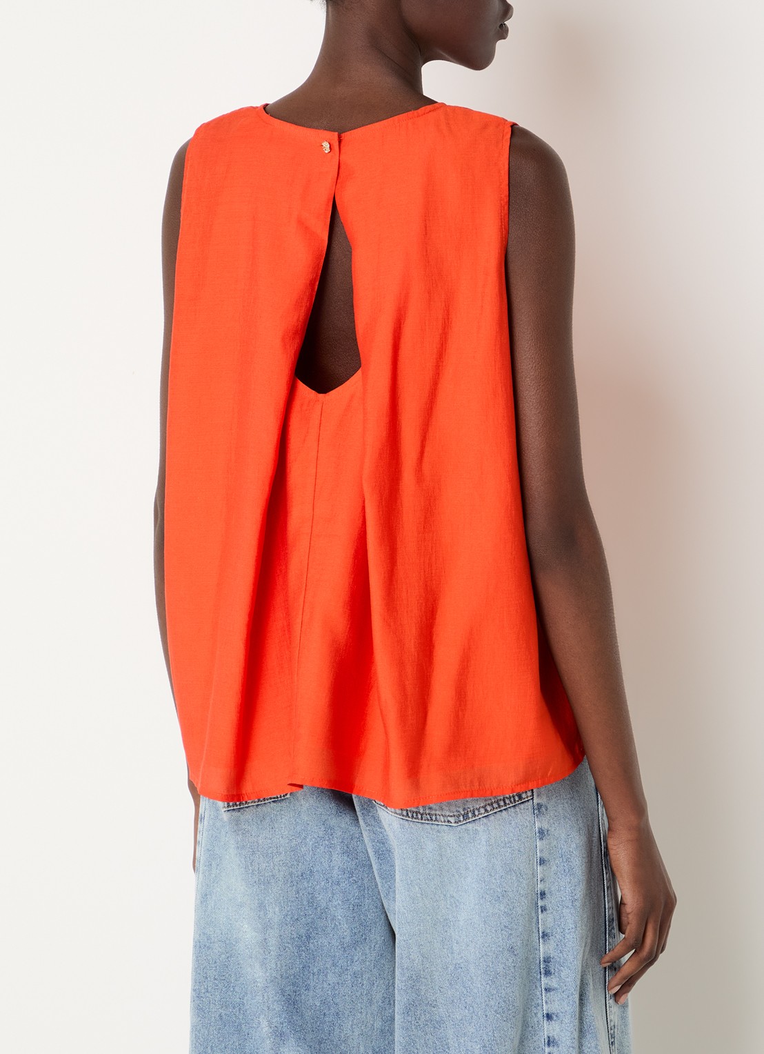 Co'Couture Aura A-lijn top met rugdecolleté  - achterkant 3 orange