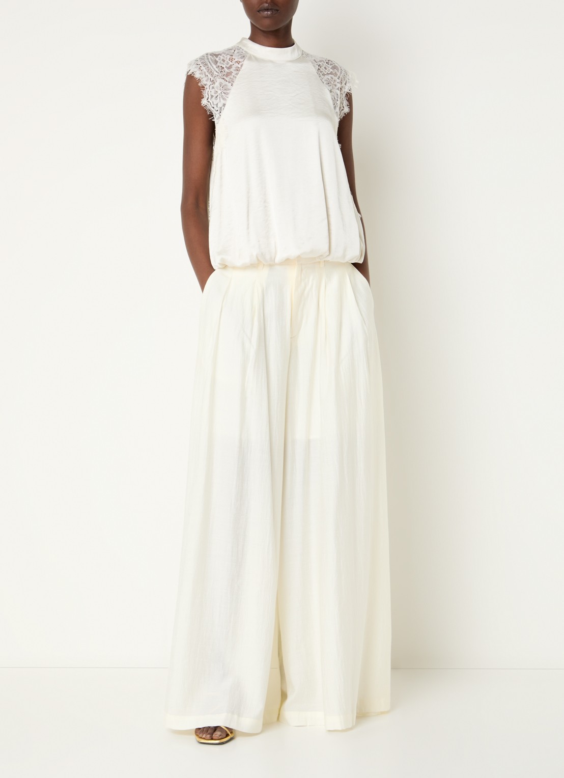 Co'Couture AuraCC LL high waist wide fit palazzo broek met steekzakken - voorkant 2 gebroken wit
