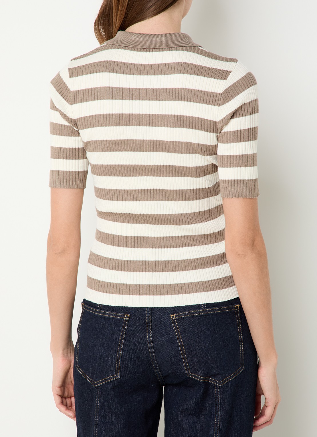 Co'Couture Bonny ribgebreide top met streepprint en polokraag - achterkant lichtbruin