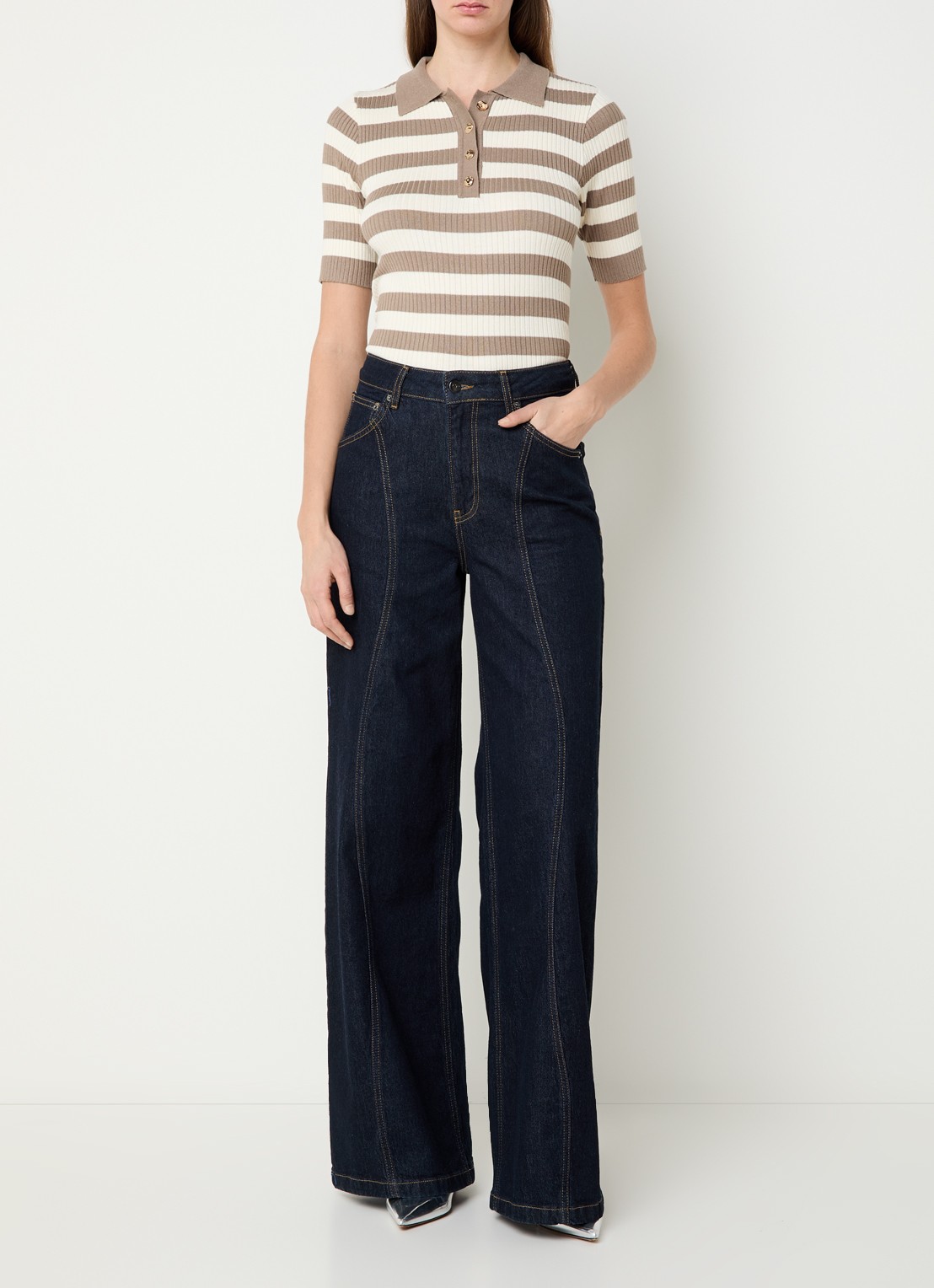Co'Couture Bonny ribgebreide top met streepprint en polokraag - voorkant 3 lichtbruin