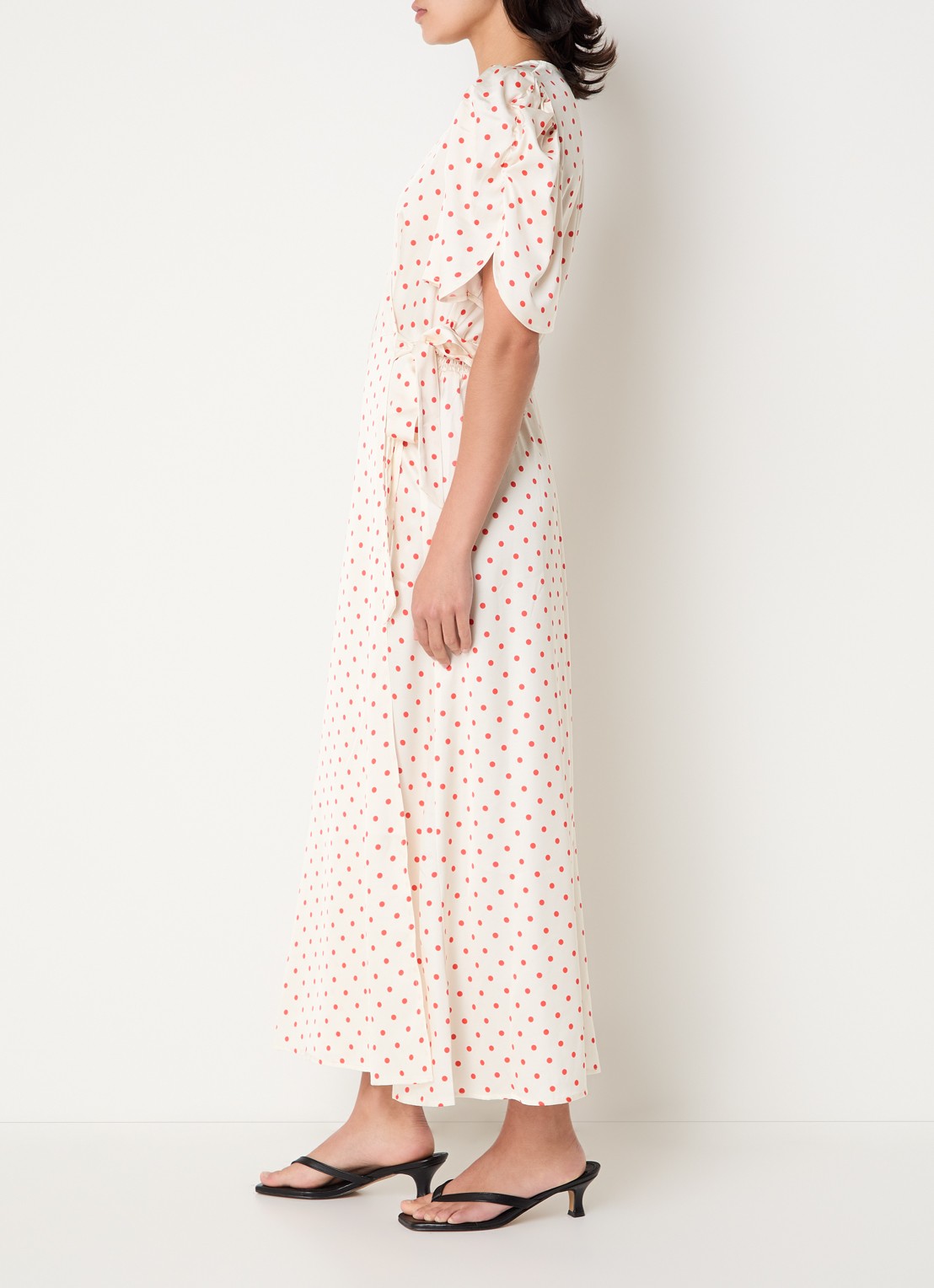 Co'Couture Cambria midi jurk van satijn met stippenprint en strikceintuur - voorkant 2 gebroken wit
