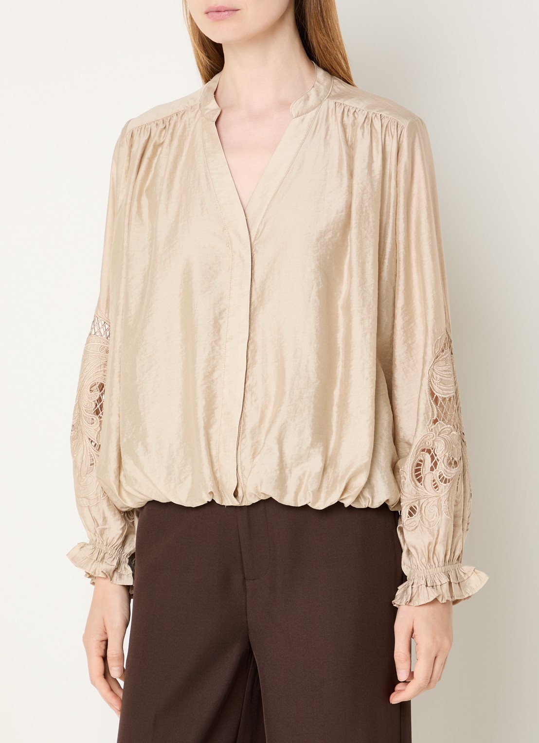 Co'Couture Delin blouse met broderie en ballonmouw - detail 2 beige