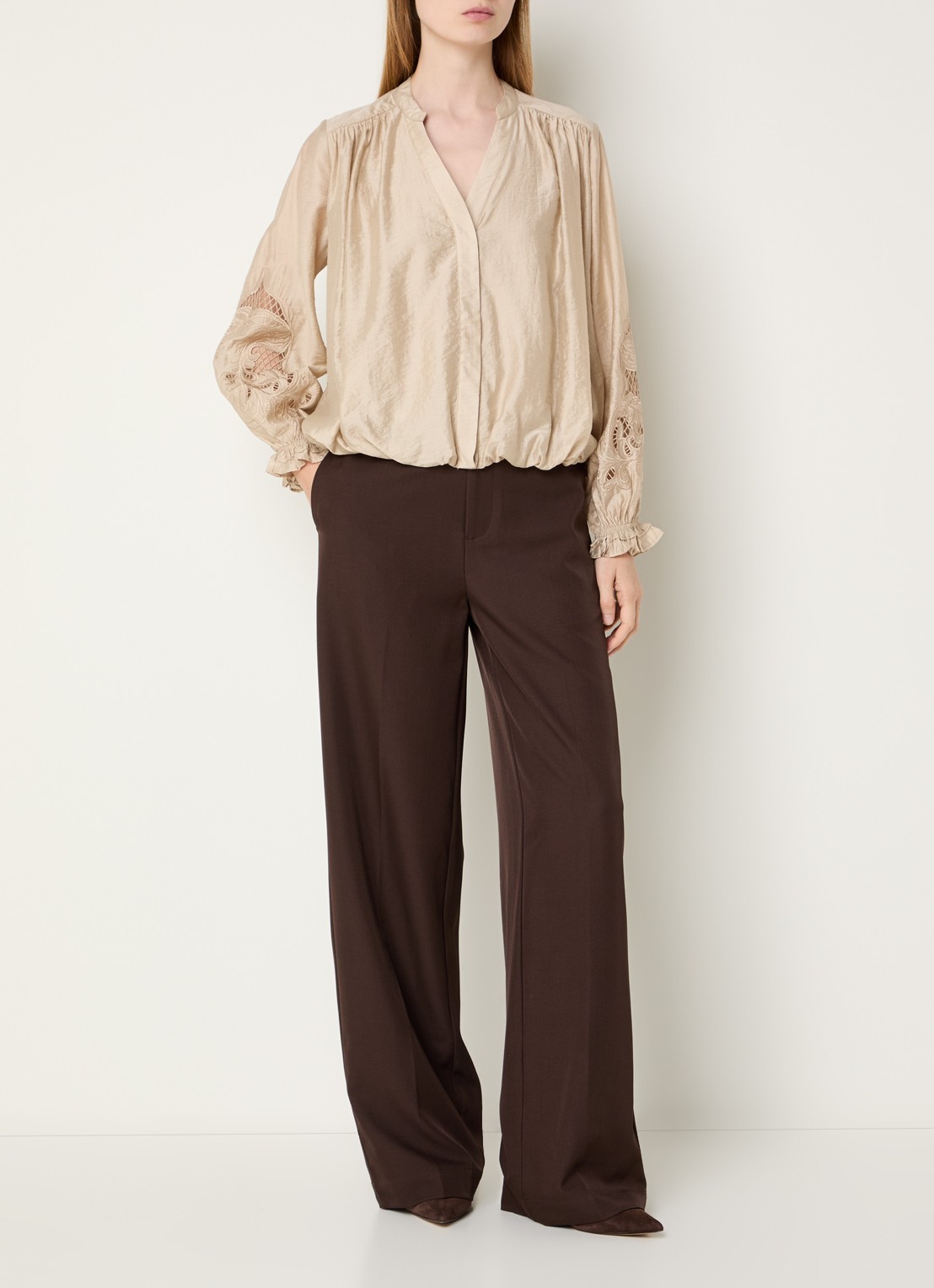 Co'Couture Delin blouse met broderie en ballonmouw - voorkant 4 beige