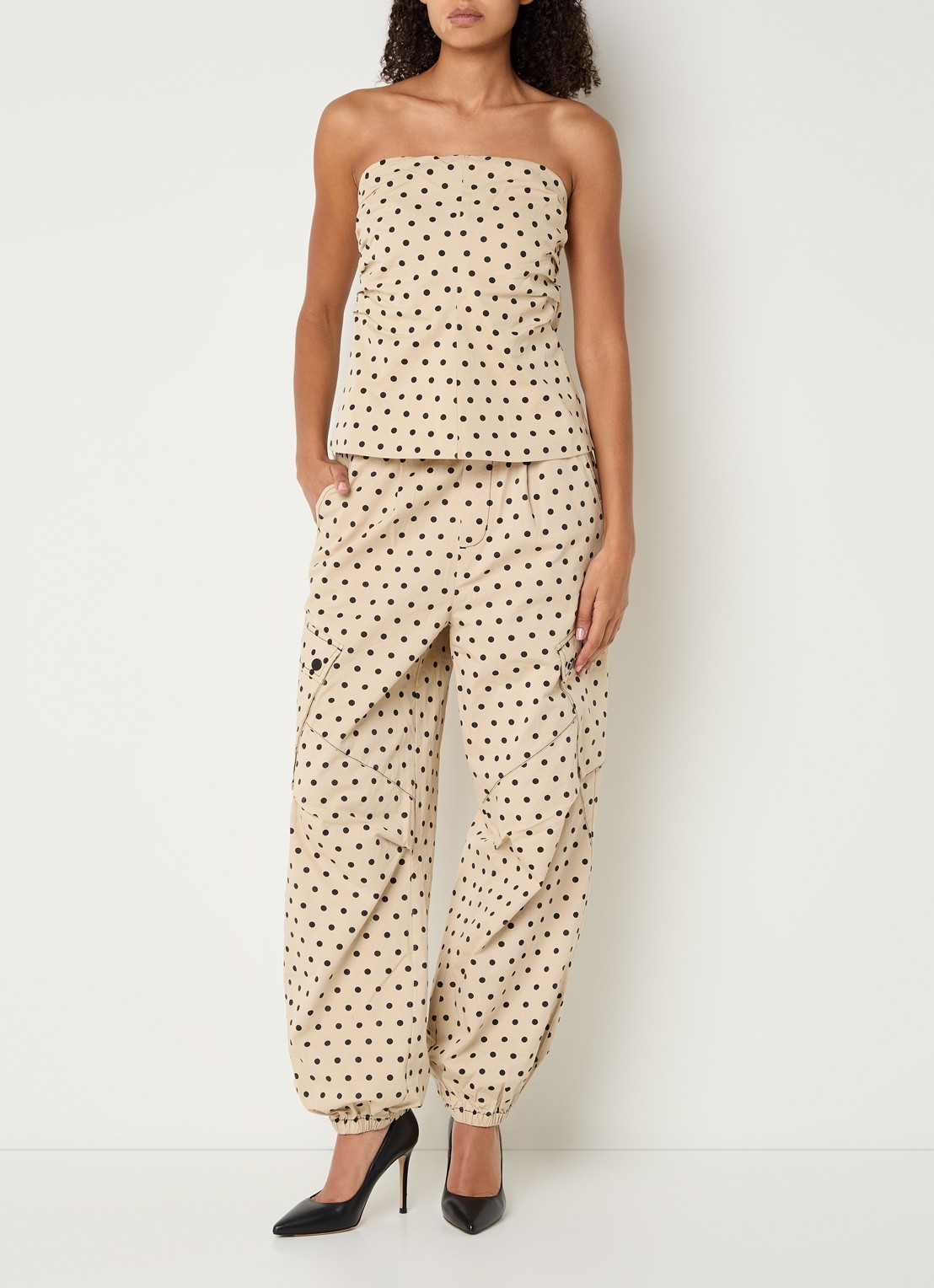 Co'Couture Diddi high waist tapered fit cargobroek met stippenprint - voorkant 2 beige