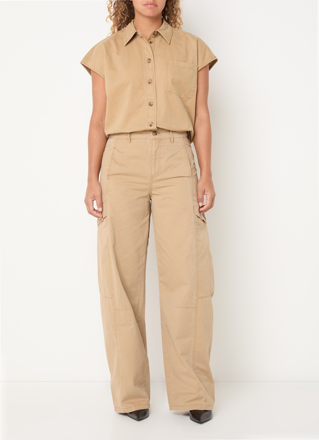 Co'Couture EvelynCC high waist balloon fit cargobroek met klepzakken - voorkant 4 zand