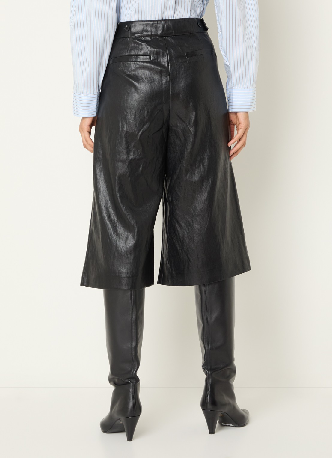 Co'Couture Gitt high waist wide fit korte broek van imitatieleer - achterkant 4 zwart