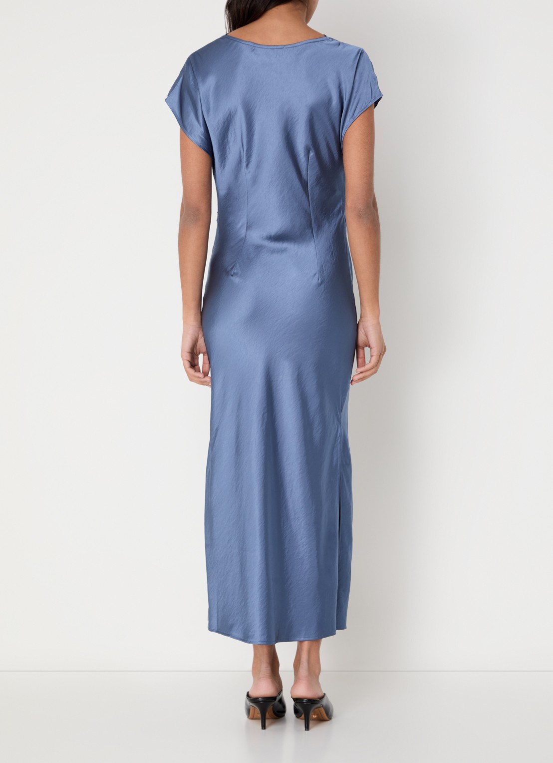 Co'Couture Idun maxi jurk van satijn met waterval hals - achterkant staalblauw